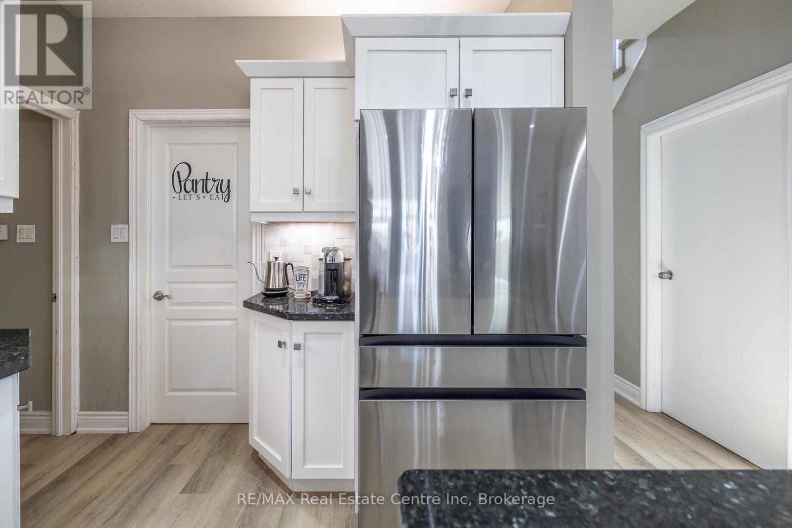 152 Goodwin Drive, Guelph, Ontario  N1L 0B2 - Photo 11 - X12207074