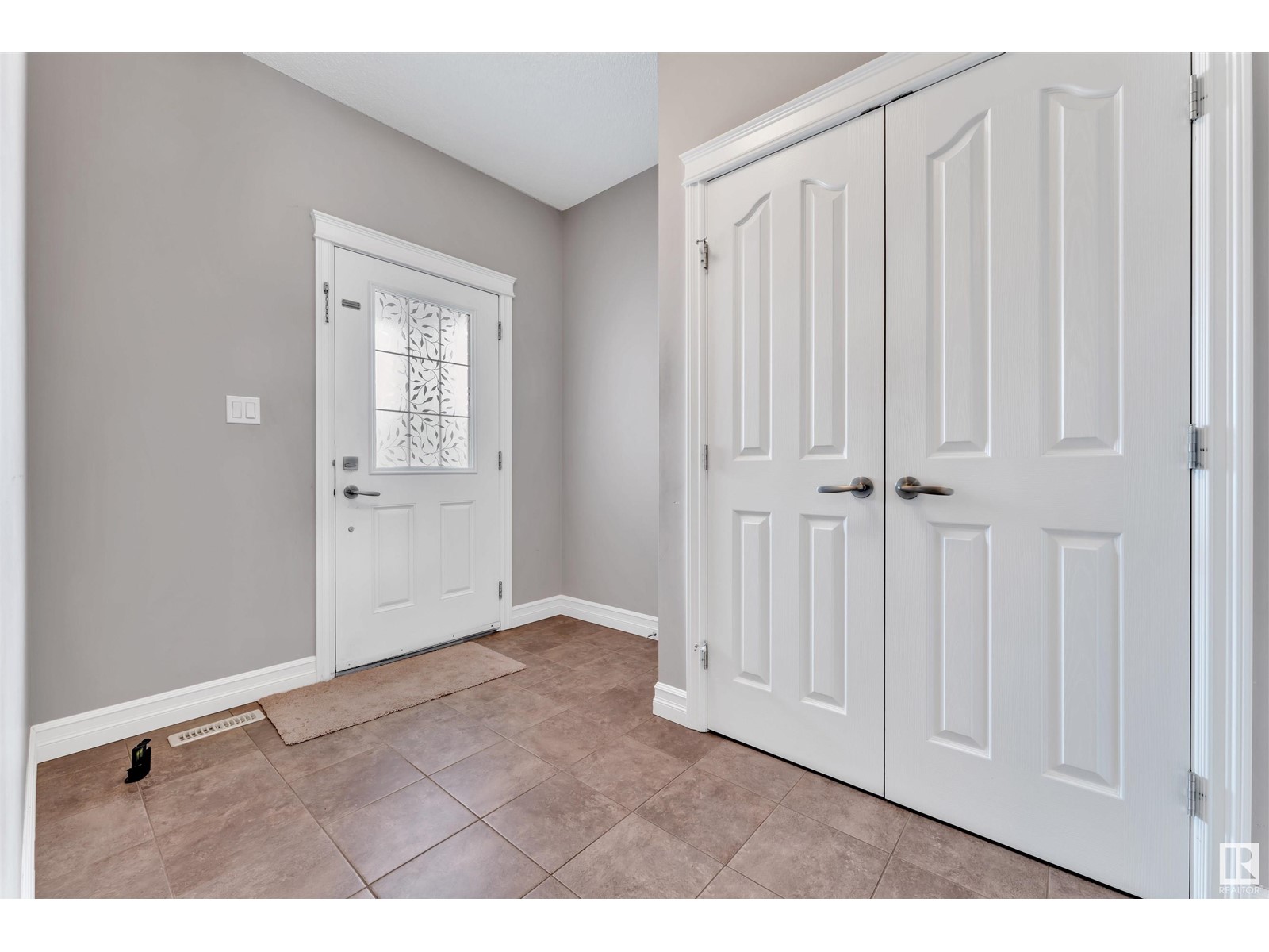 Property at 2926 17A AV NW image 4