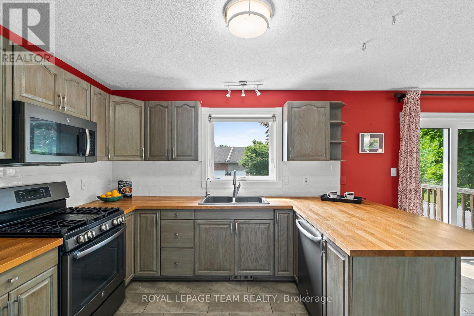 105 Campbell Street, Carleton Place, Ontario  K7C 2R8 - Photo 22 - X12207007