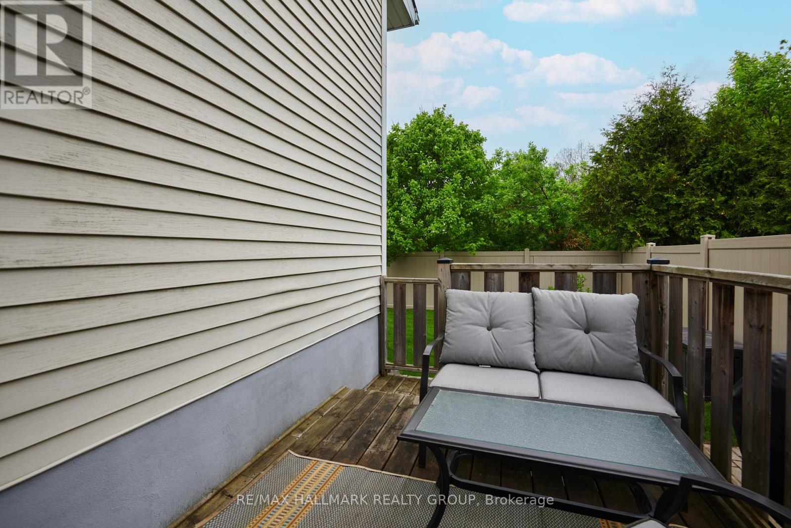 411 Sanderling Crescent, Ottawa, Ontario  K1E 2V5 - Photo 10 - X12207121