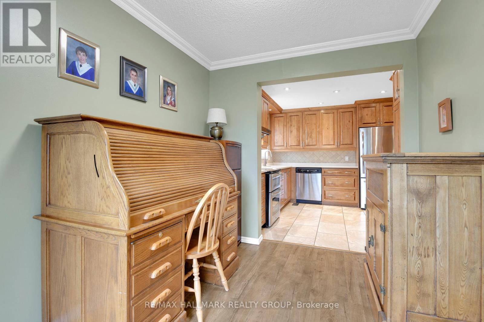 411 Sanderling Crescent, Ottawa, Ontario  K1E 2V5 - Photo 4 - X12207121