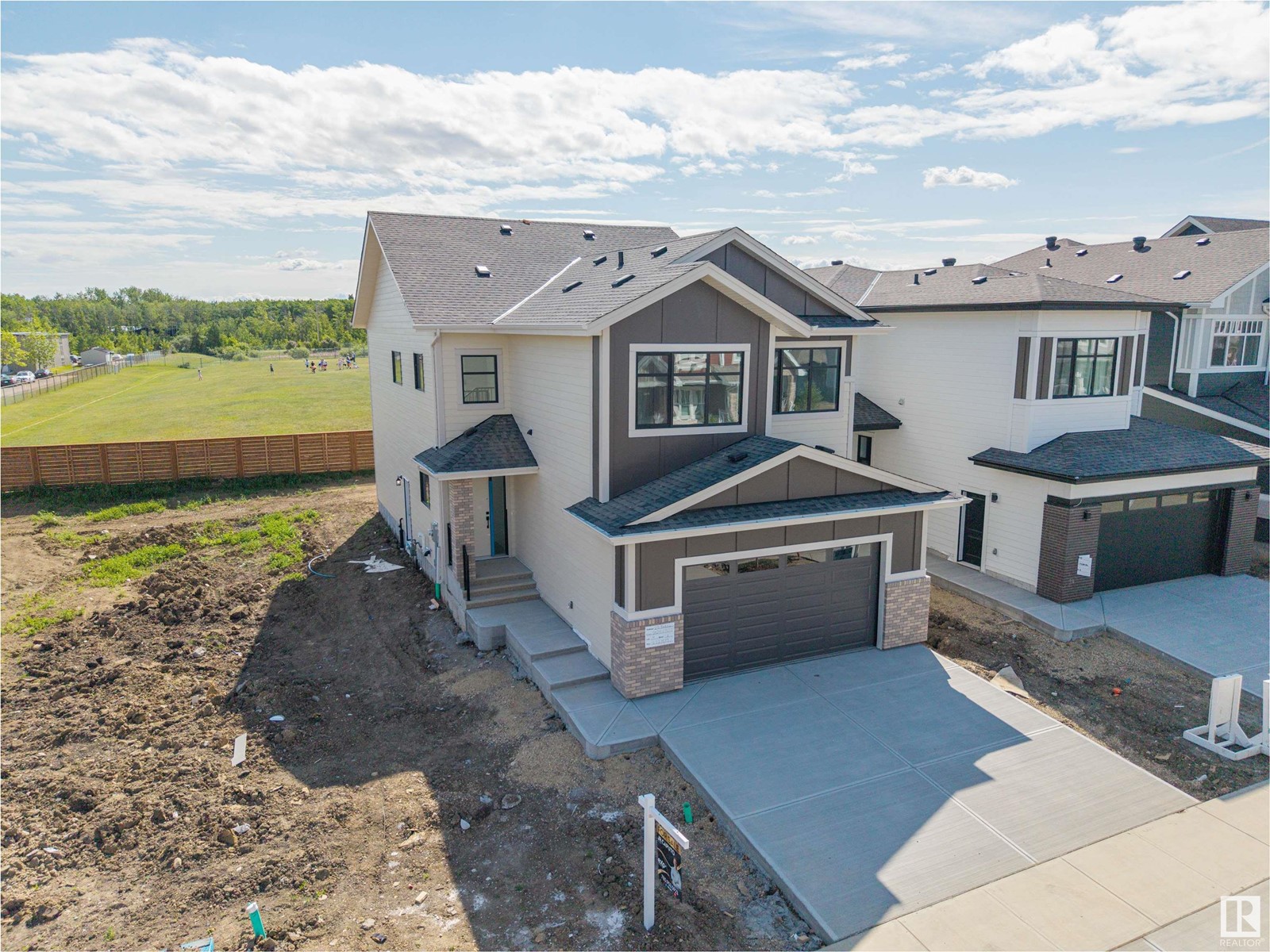 Property at 25 BIRKSHIRE CR image 2