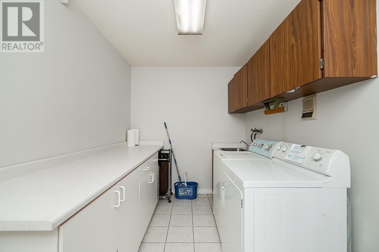 2948 Roseglen Court, Burnaby, British Columbia  V5A 3W4 - Photo 27 - R2992130