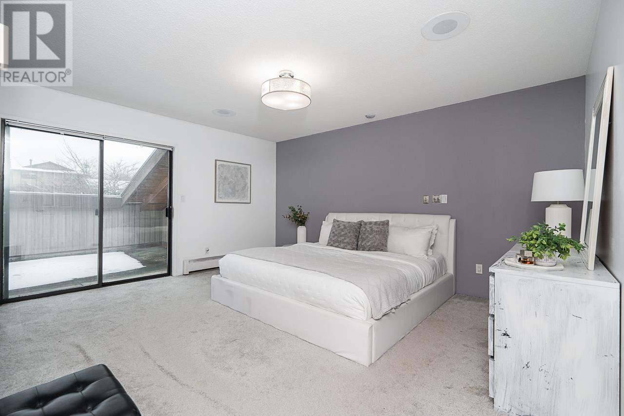 2948 Roseglen Court, Burnaby, British Columbia  V5A 3W4 - Photo 7 - R2992130