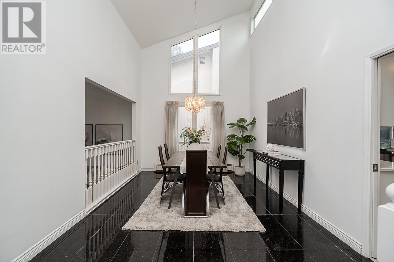 2948 Roseglen Court, Burnaby, British Columbia  V5A 3W4 - Photo 3 - R2992130