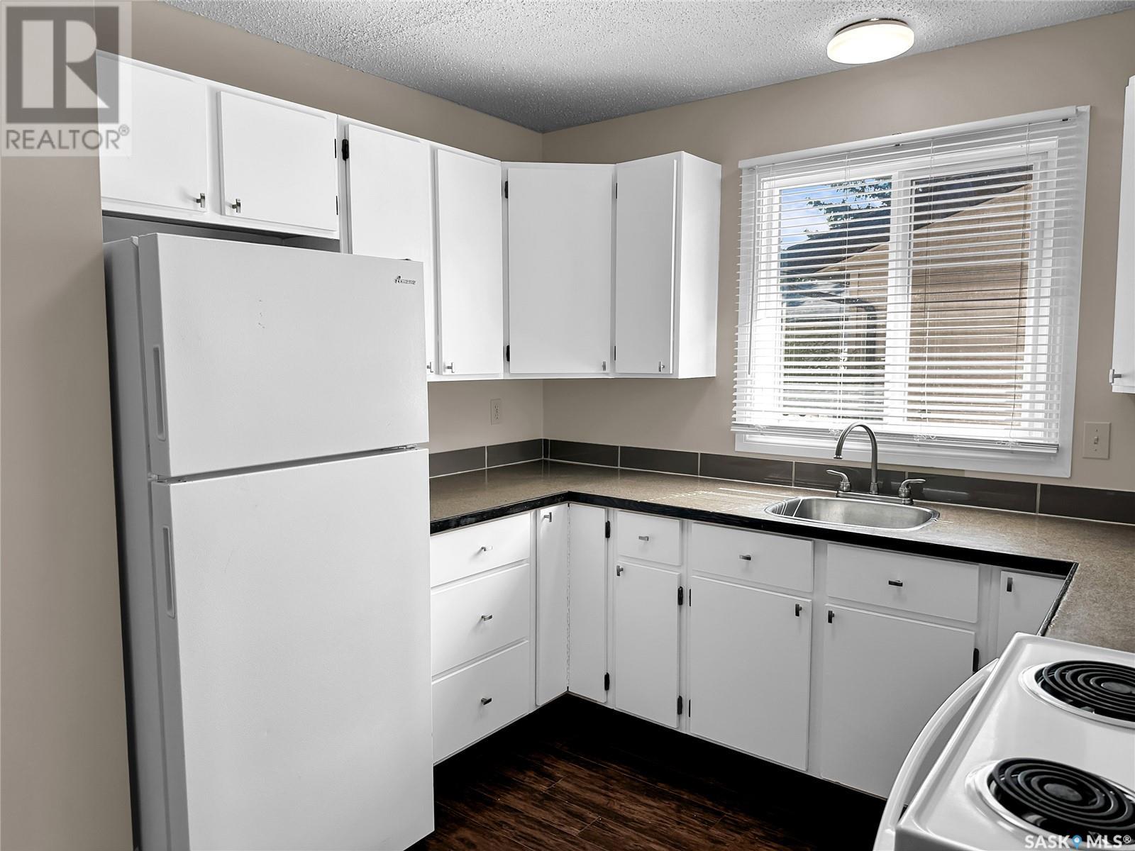 1916 A & B Foley Drive, North Battleford, Saskatchewan  S9A 3G9 - Photo 8 - SK008783