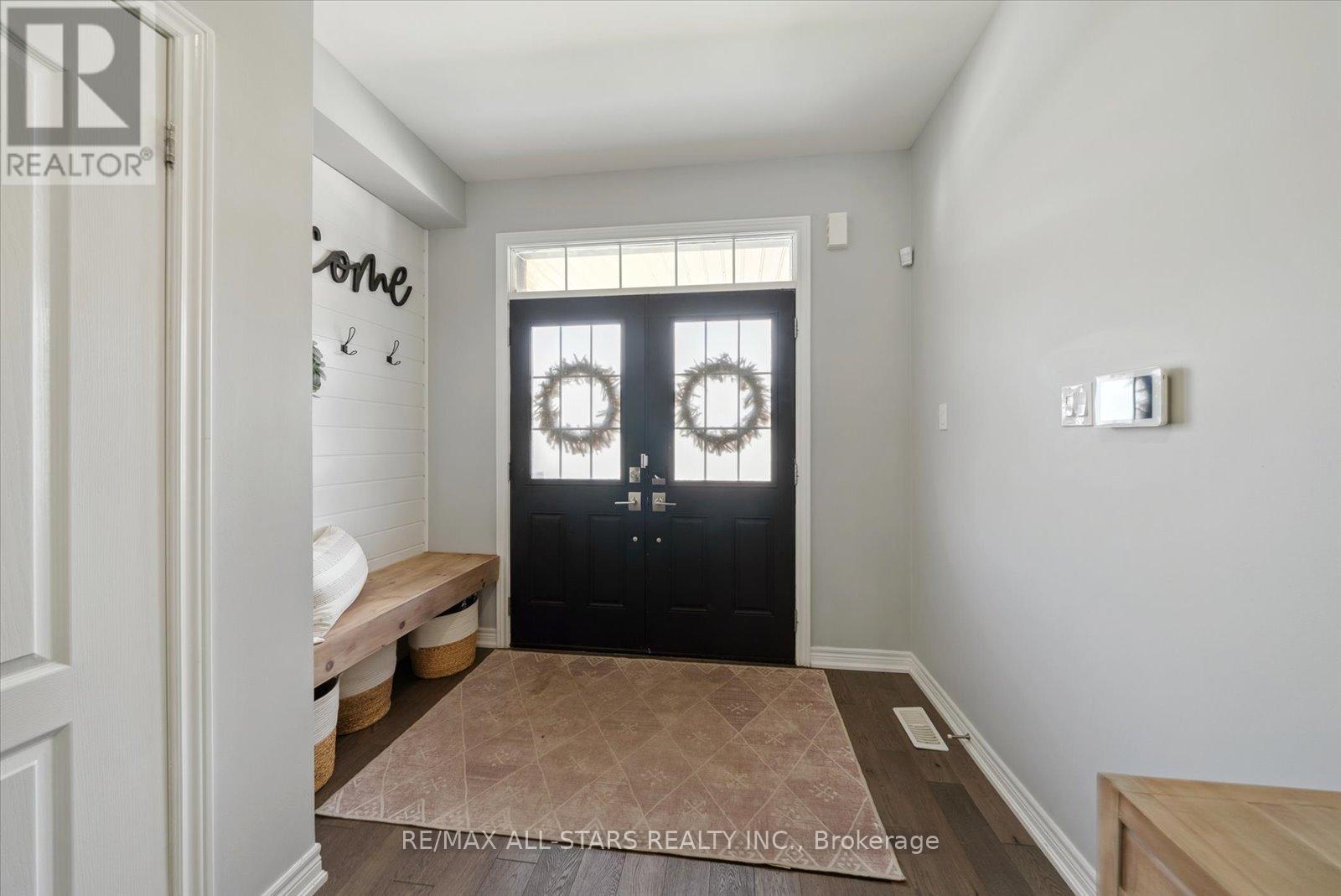 40 Prosser Crescent, Georgina, Ontario  L0E 1R0 - Photo 5 - N12206670