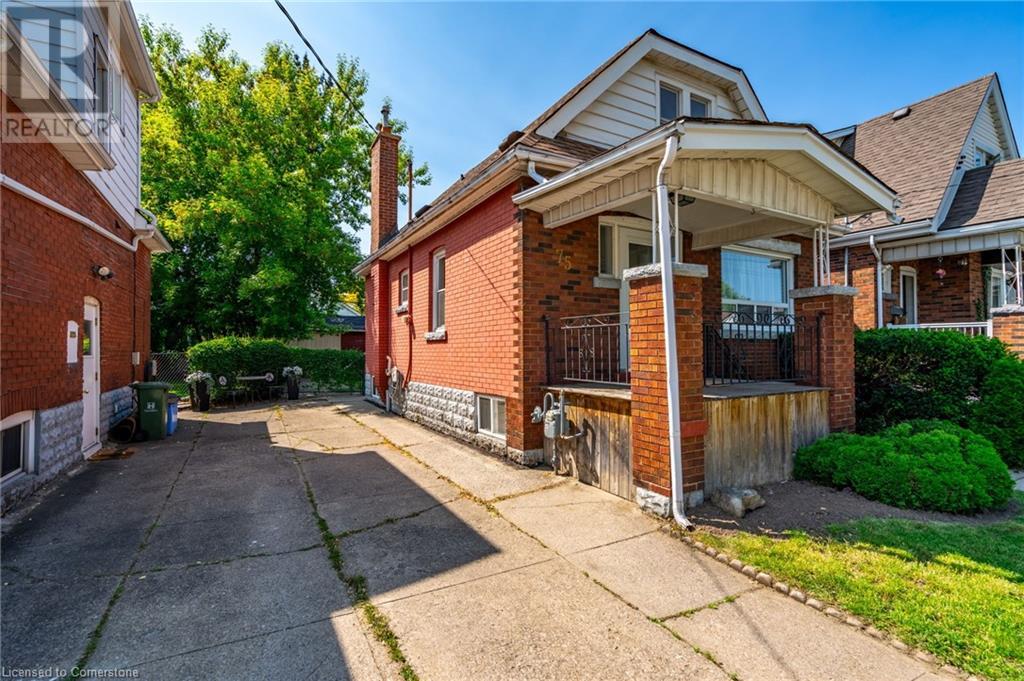 75 Barons Avenue N, Hamilton, Ontario  L8H 5A5 - Photo 2 - 40737557