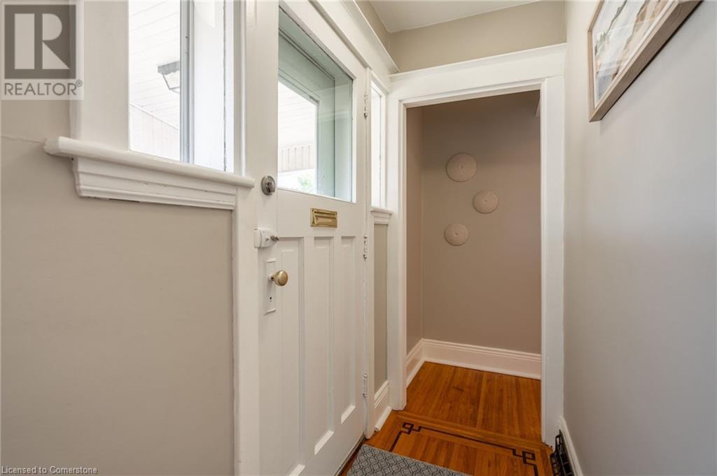 75 Barons Avenue N, Hamilton, Ontario  L8H 5A5 - Photo 4 - 40737557