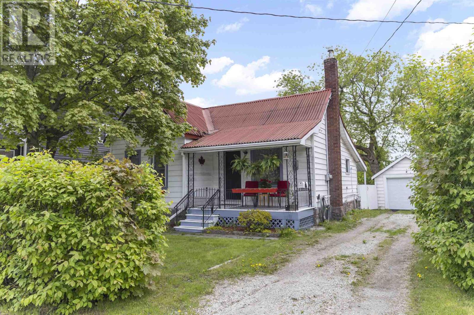 201 St Georges Ave W, Sault Ste. Marie, Ontario  P6A 1L4 - Photo 1 - SM251322