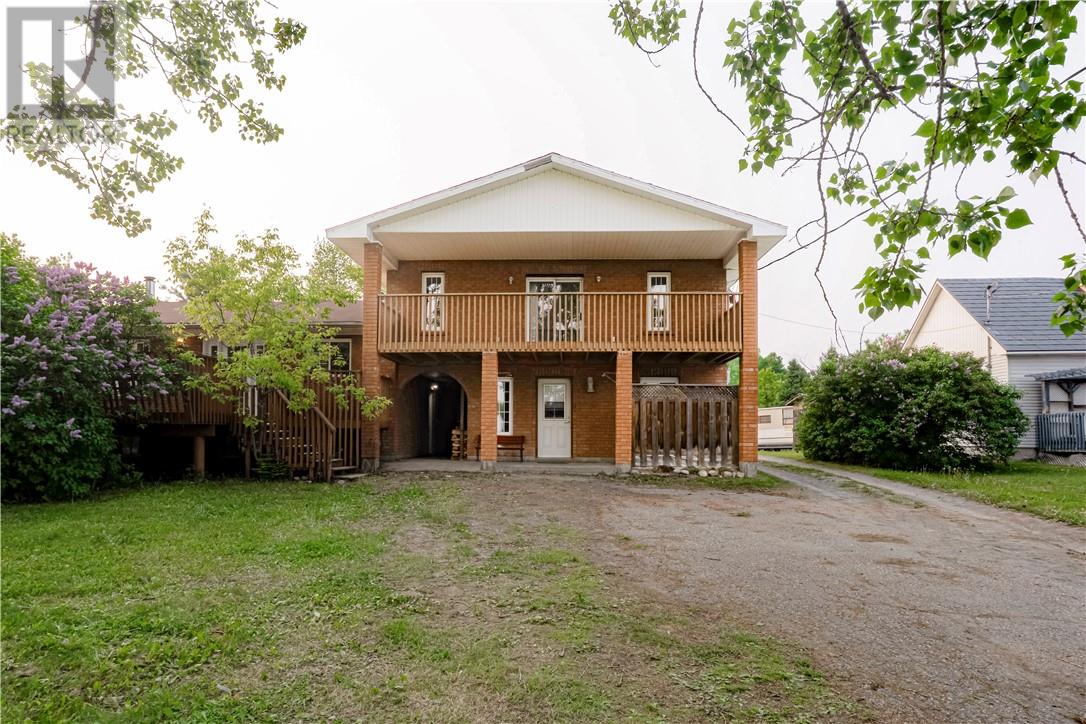 10 Lapensee Street, st. charles, Ontario