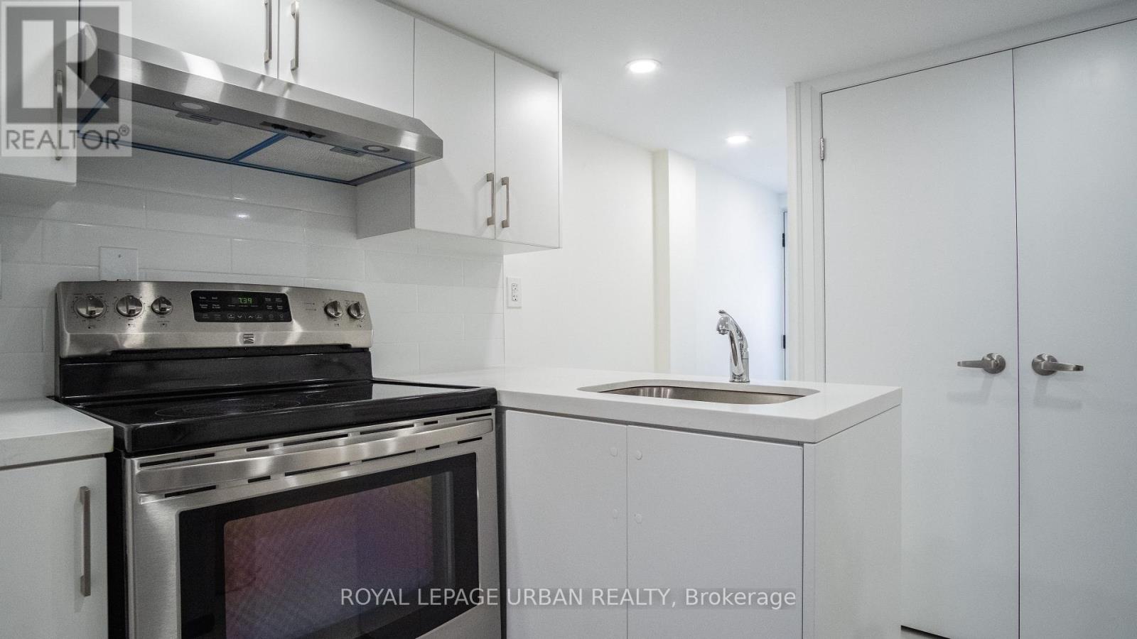 434 Westmount Avenue, Toronto, Ontario  M6E 3N5 - Photo 28 - C12206998