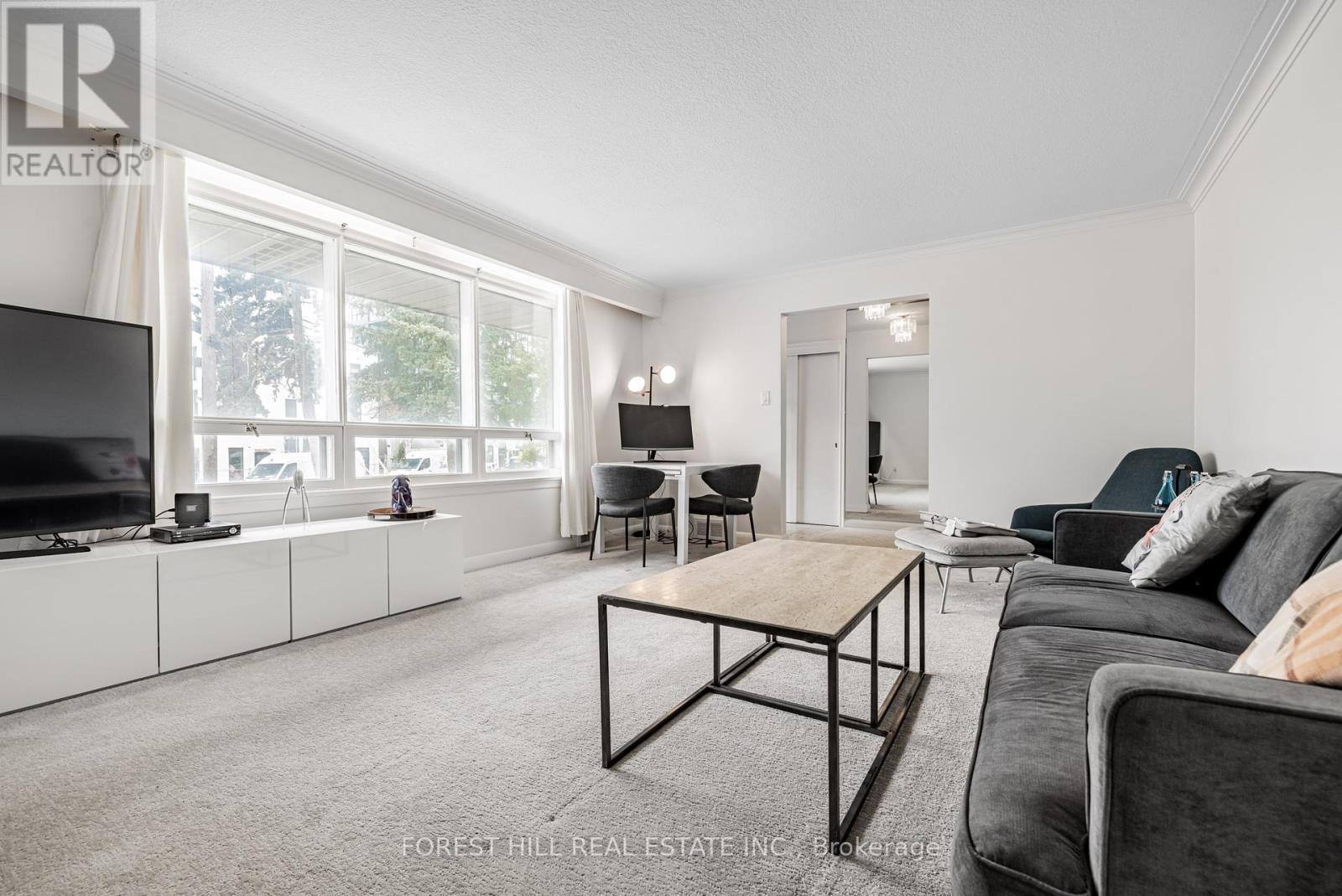 MAIN - 11 GREENBRIAR ROAD, Toronto, Ontario