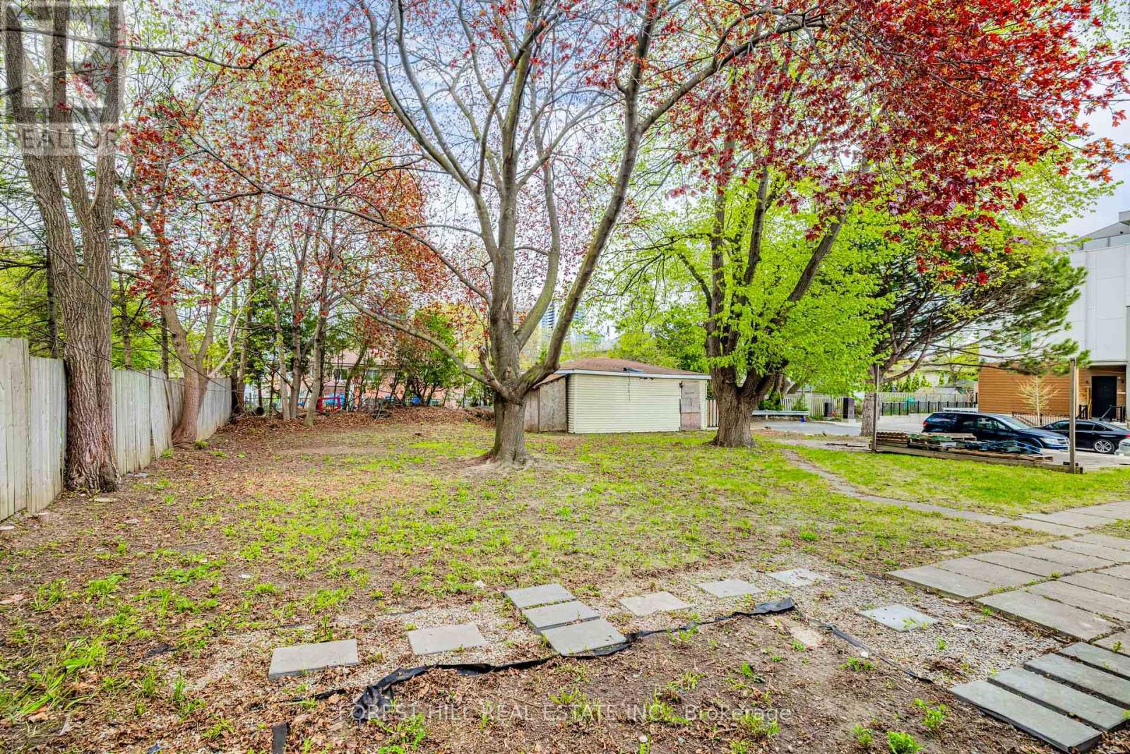 Main - 11 Greenbriar Road, Toronto, Ontario  M2K 1H4 - Photo 12 - C12207023