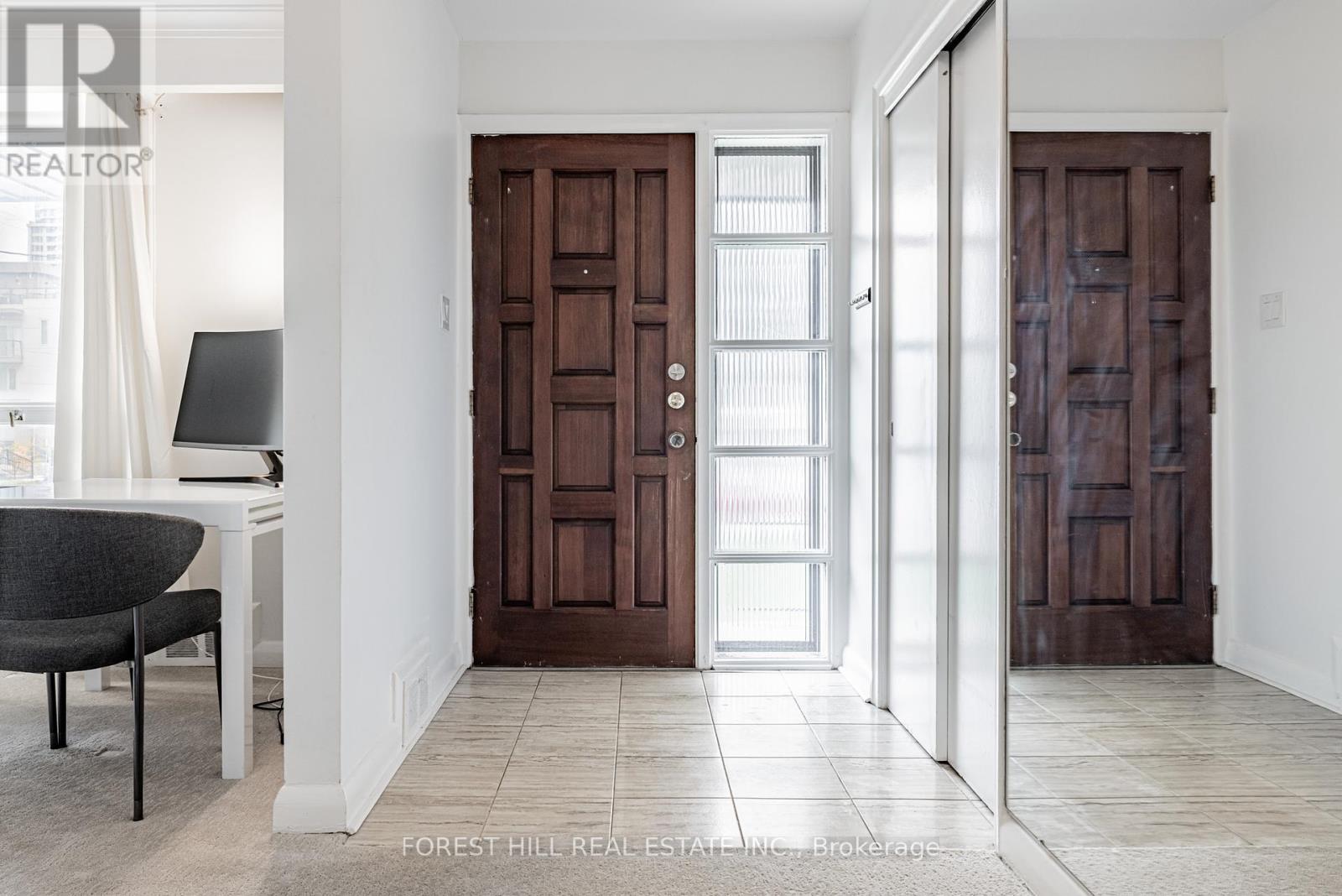 Main - 11 Greenbriar Road, Toronto, Ontario  M2K 1H4 - Photo 4 - C12207023