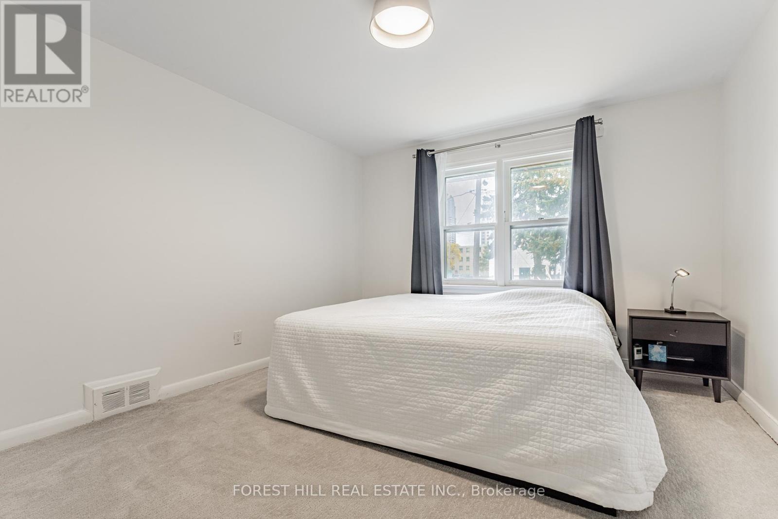 Main - 11 Greenbriar Road, Toronto, Ontario  M2K 1H4 - Photo 6 - C12207023