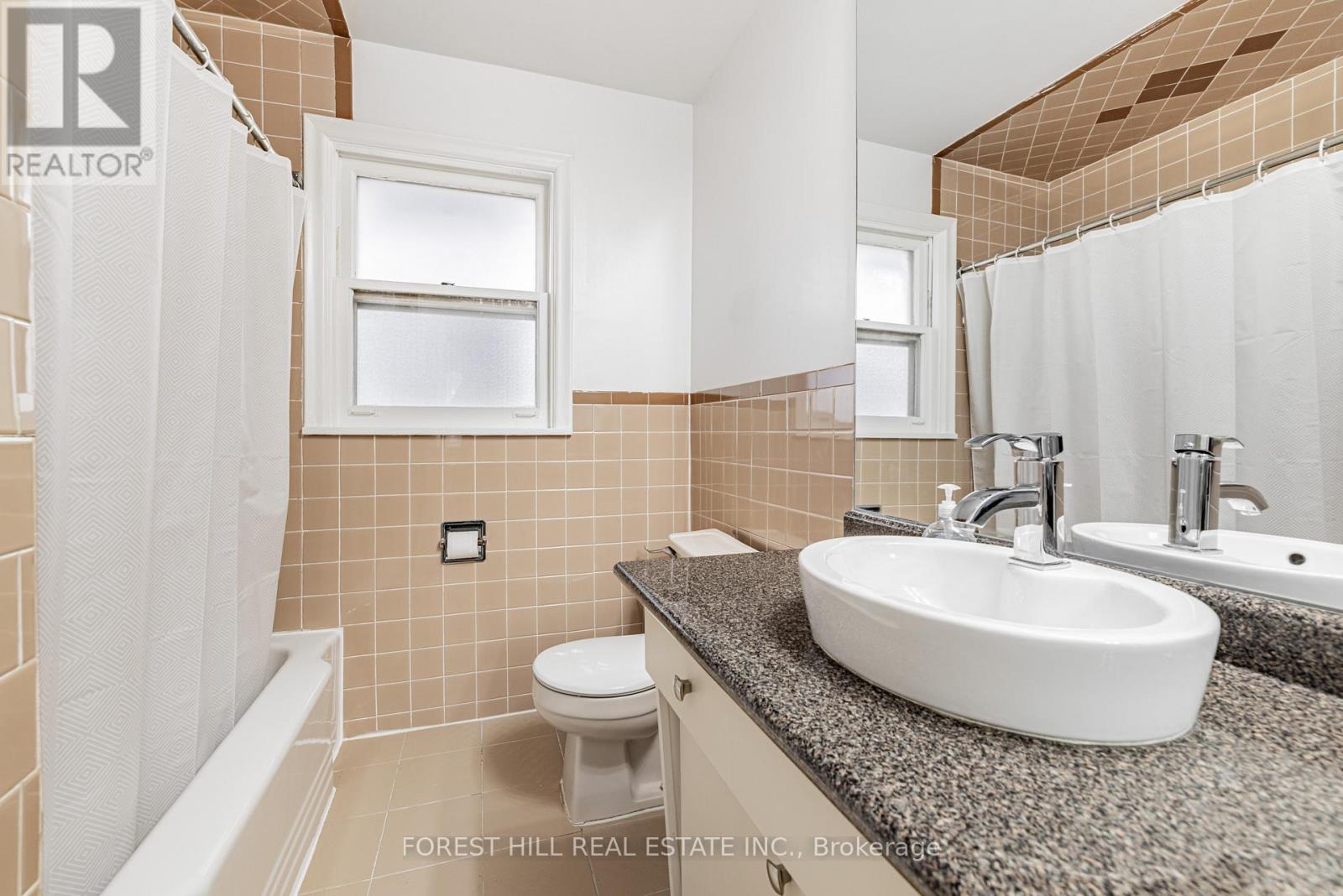Main - 11 Greenbriar Road, Toronto, Ontario  M2K 1H4 - Photo 9 - C12207023