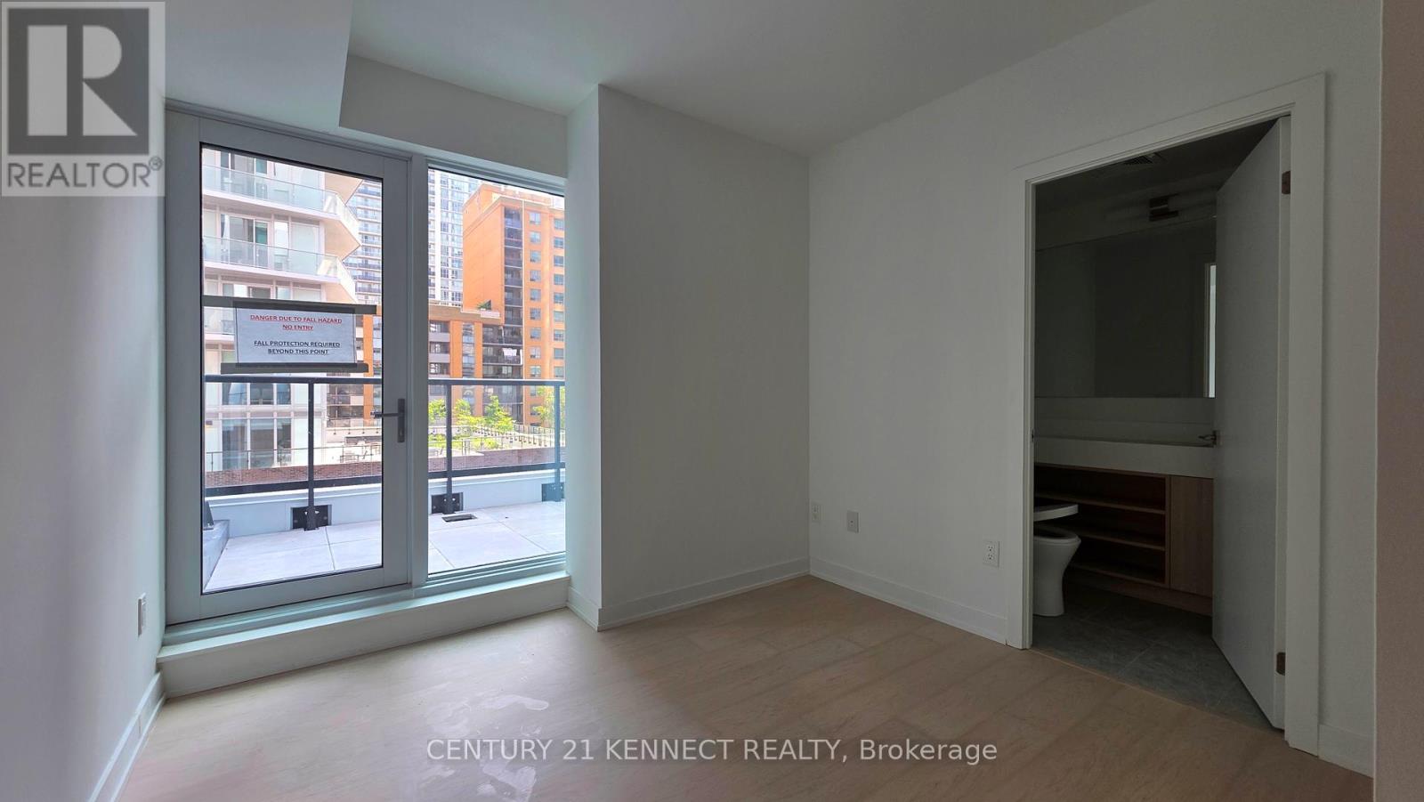 611 - 252 Church Street, Toronto, Ontario  M5B 0E6 - Photo 9 - C12207065