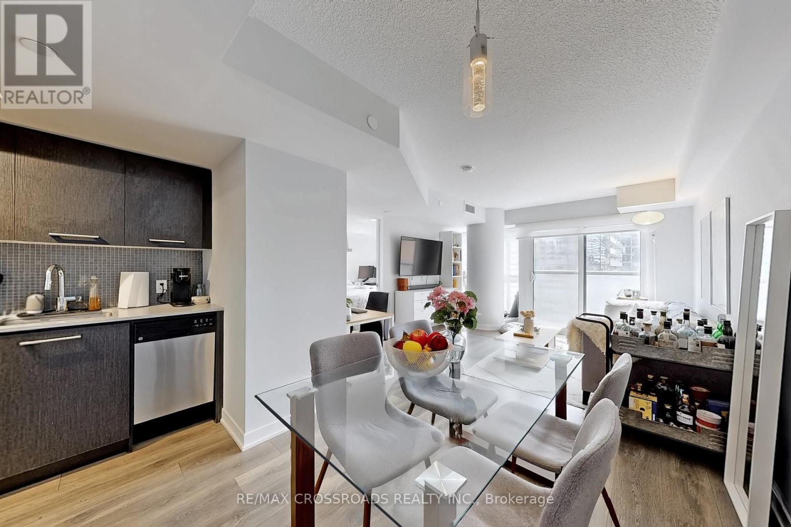 1005 - 87 Peter Street, Toronto, Ontario  M5V 0P1 - Photo 10 - C12207092