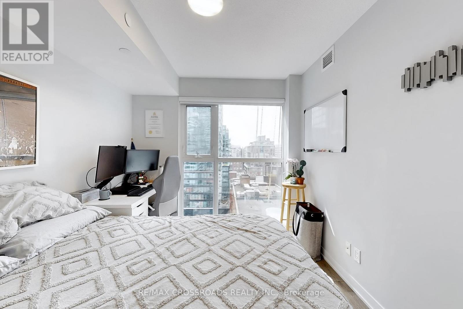 1005 - 87 Peter Street, Toronto, Ontario  M5V 0P1 - Photo 14 - C12207092