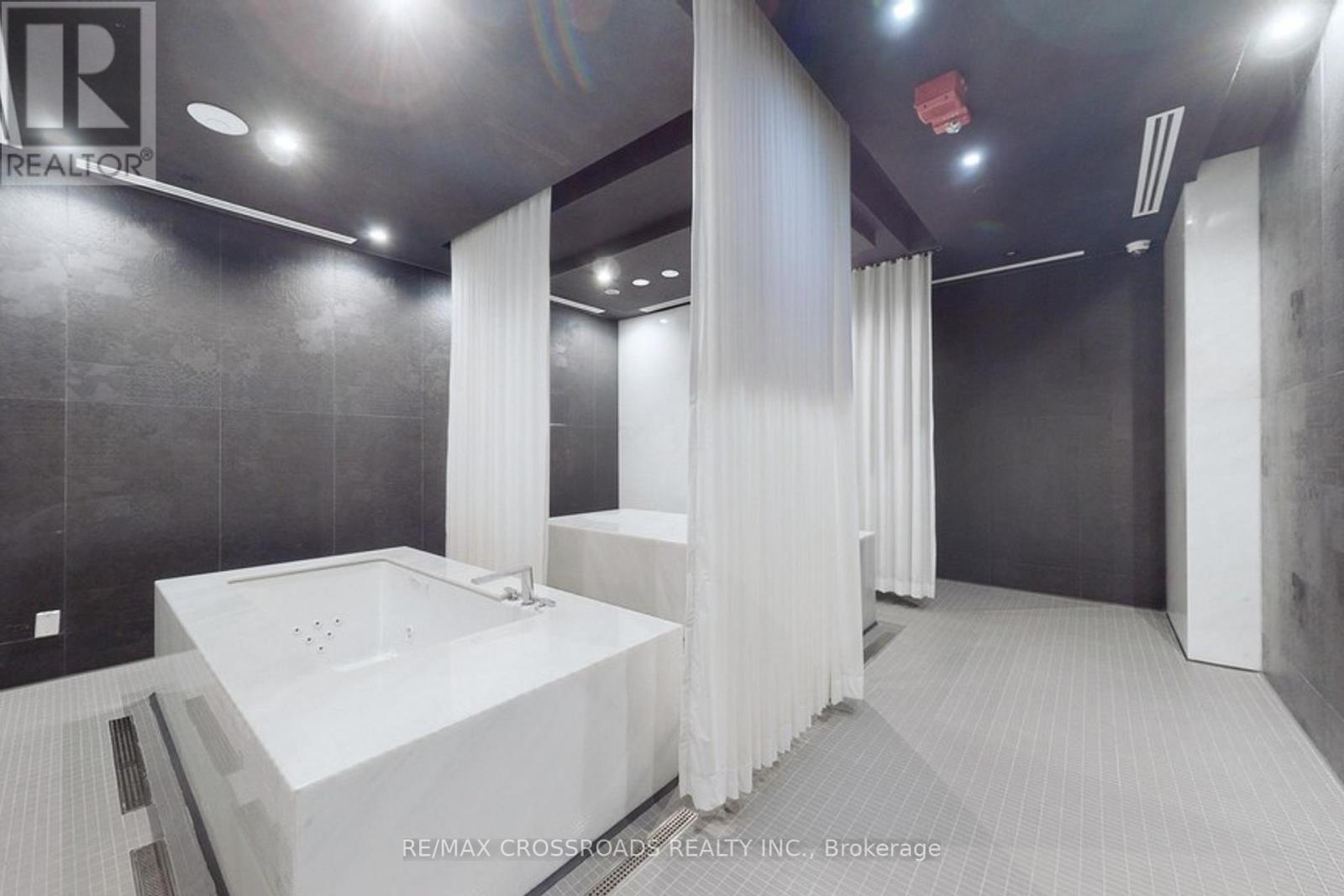 1005 - 87 Peter Street, Toronto, Ontario  M5V 0P1 - Photo 19 - C12207092