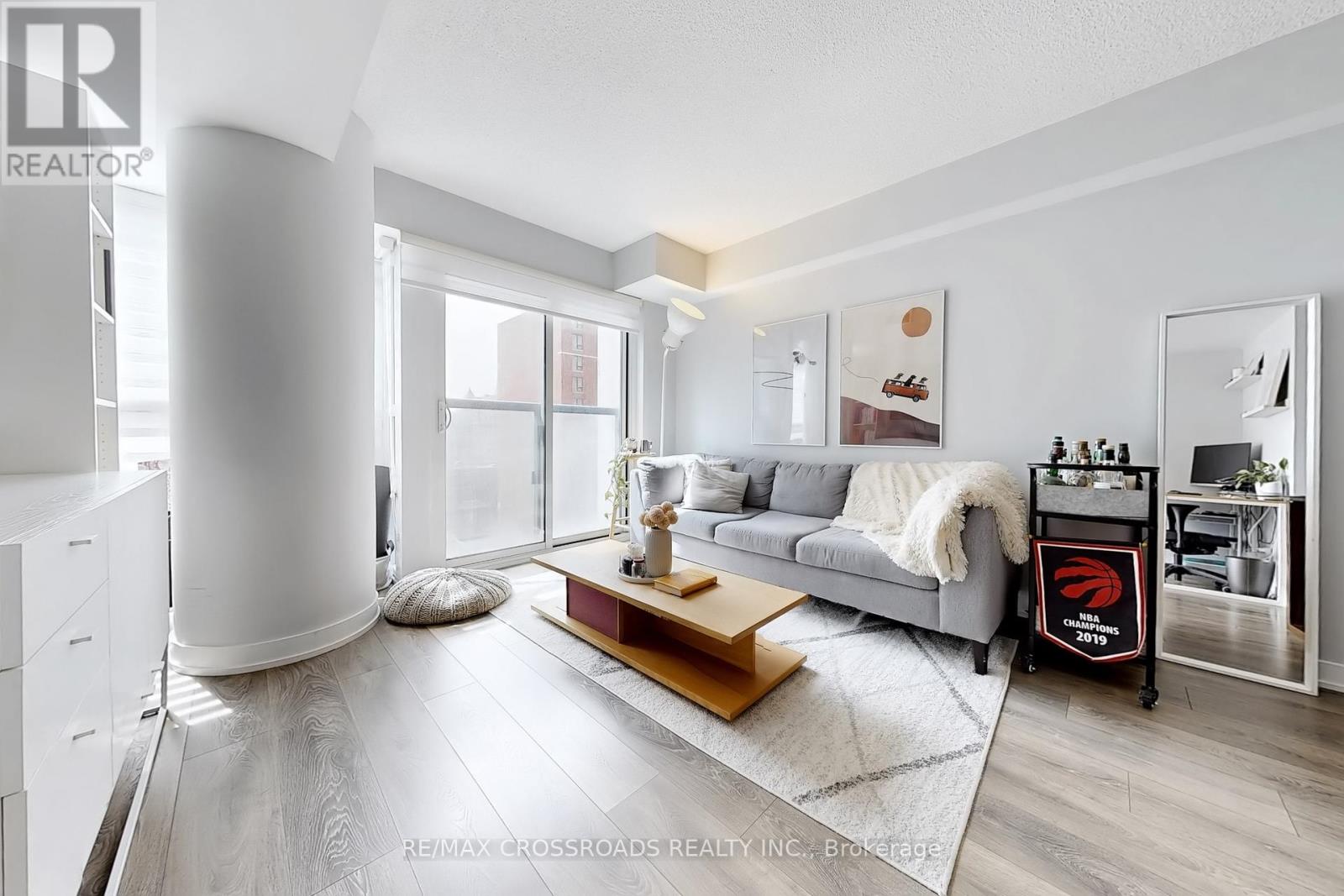 1005 - 87 Peter Street, Toronto, Ontario  M5V 0P1 - Photo 2 - C12207092