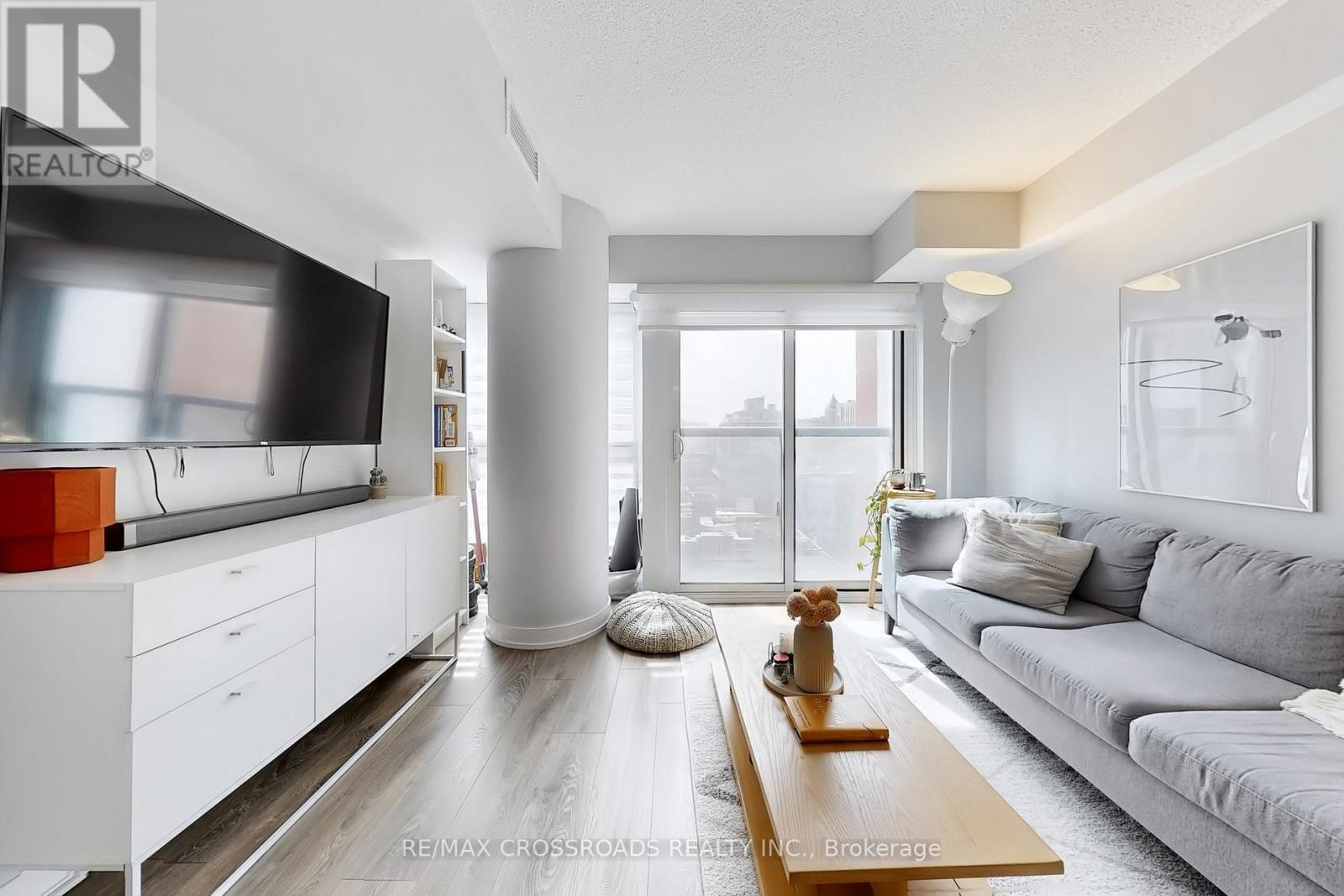 1005 - 87 Peter Street, Toronto, Ontario  M5V 0P1 - Photo 3 - C12207092