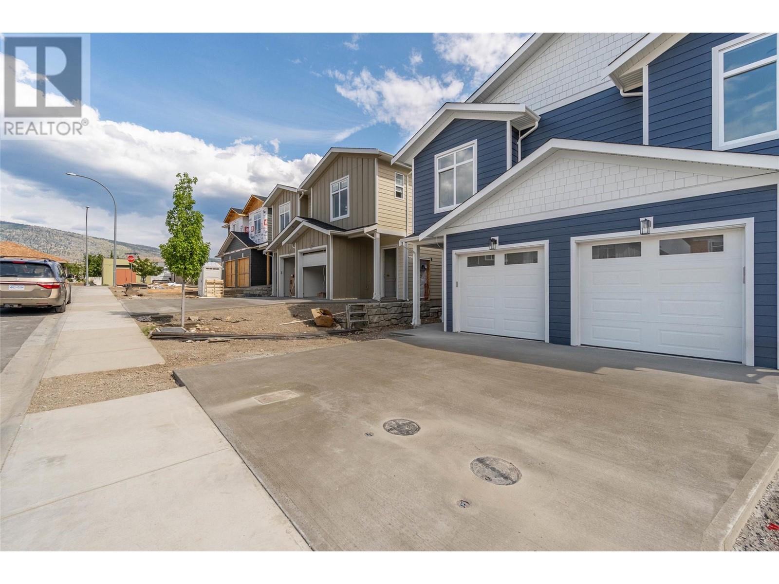 Property at 383 Chardonnay Avenue image 2