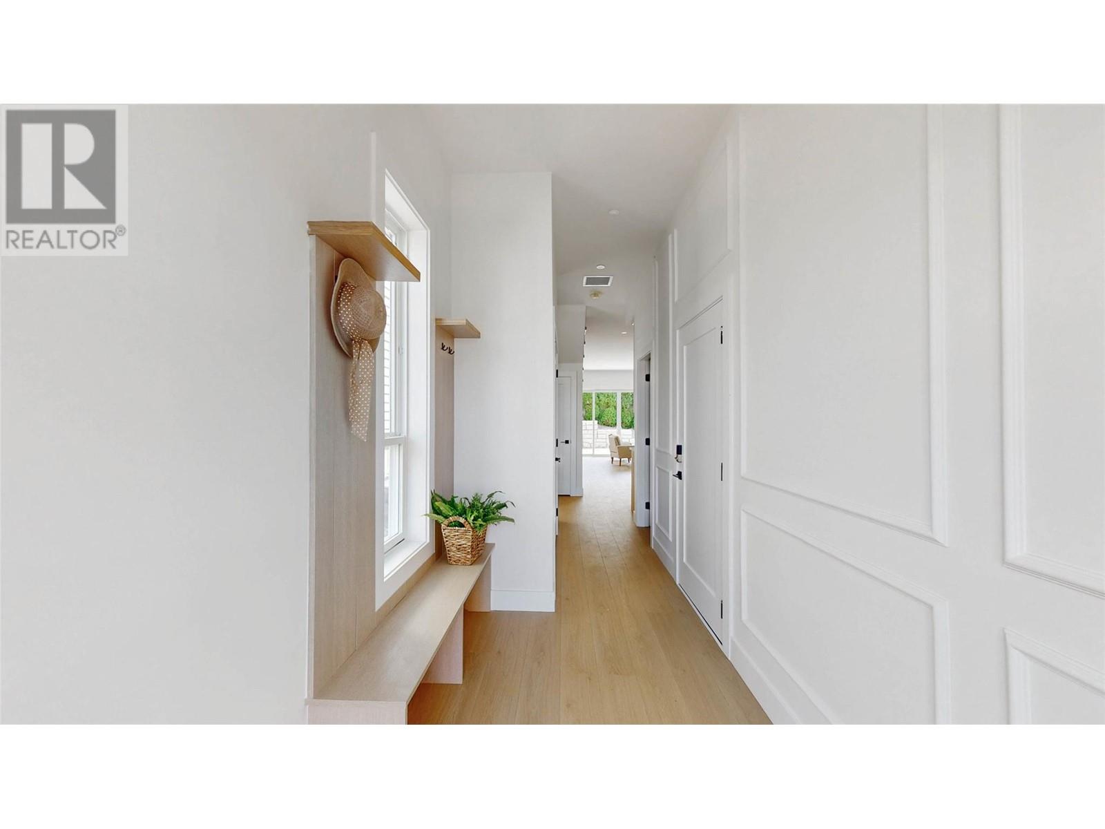 Property at 383 Chardonnay Avenue image 5