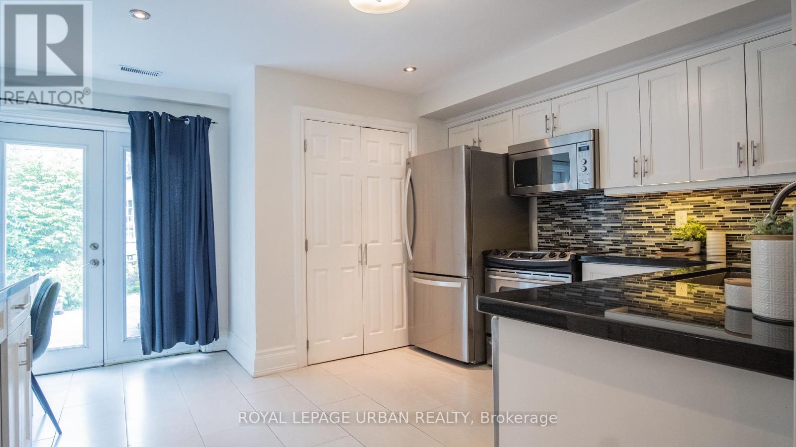 54 Arundel Avenue, Toronto, Ontario  M4K 3A4 - Photo 15 - E12206992