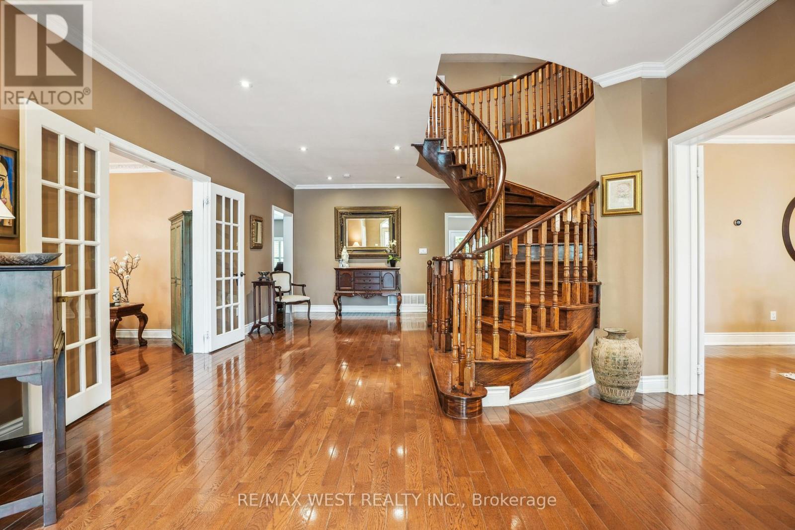 81 Woodview Drive, Pickering, Ontario  L1V 1L1 - Photo 2 - E12207084