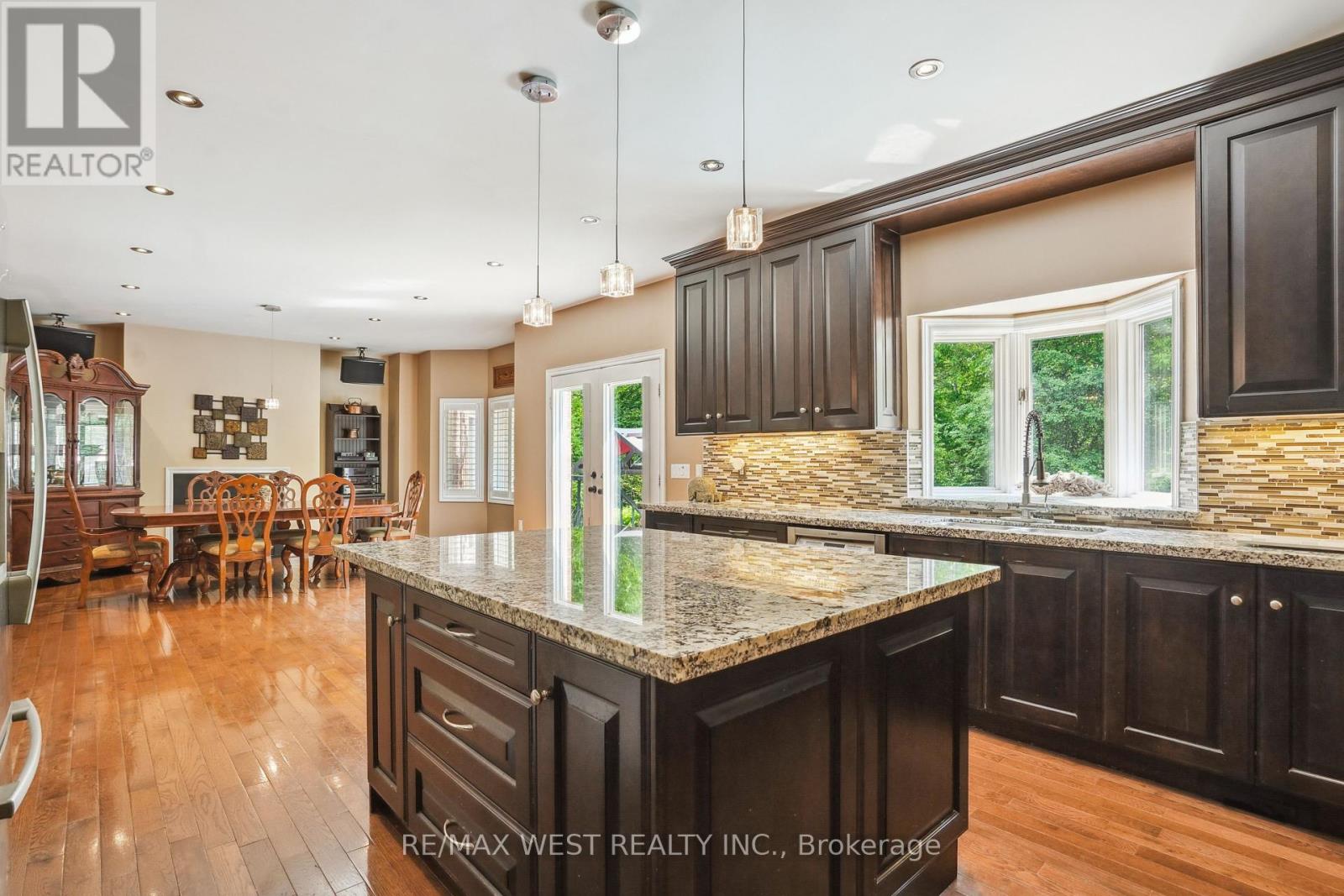 81 Woodview Drive, Pickering, Ontario  L1V 1L1 - Photo 5 - E12207084
