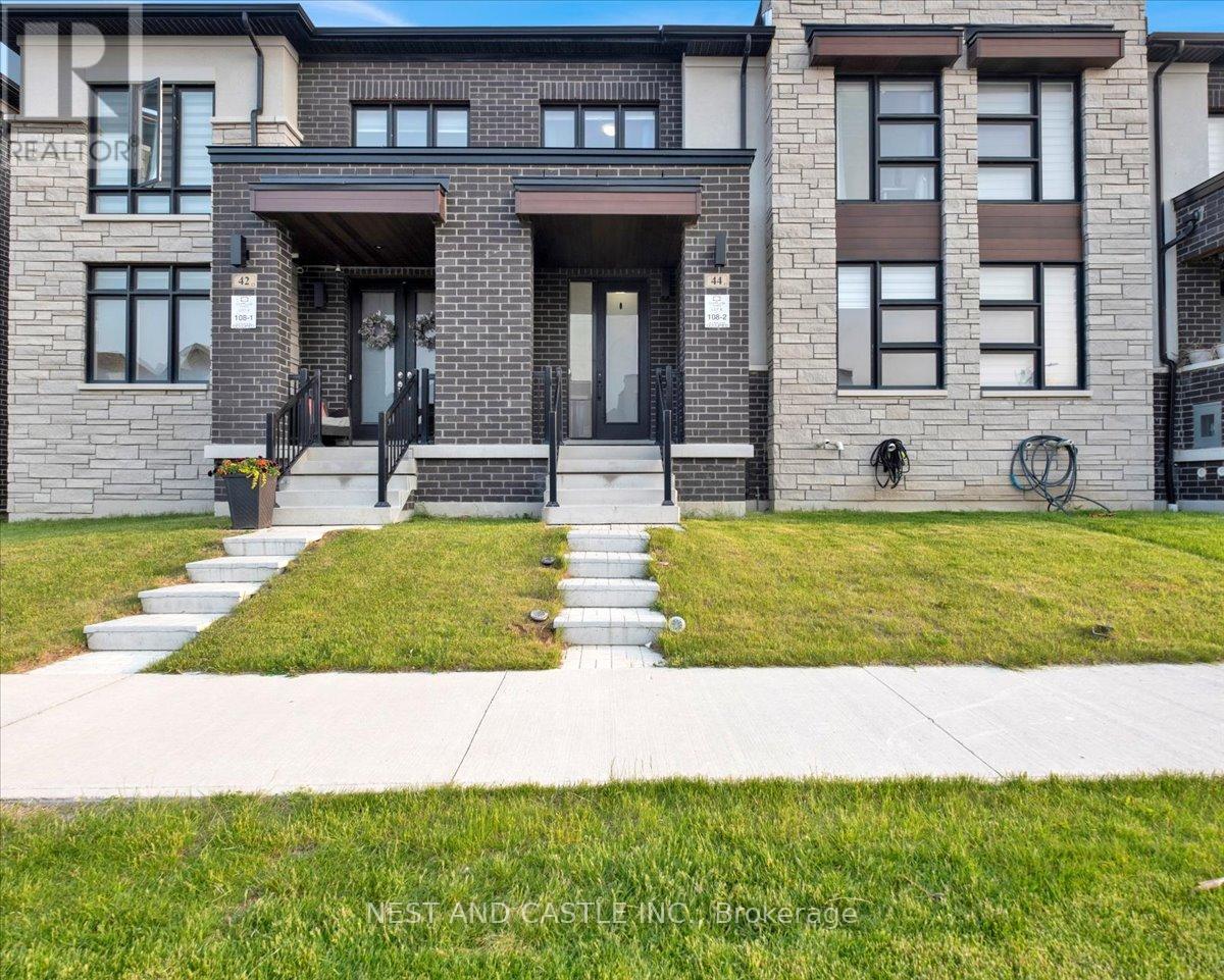 44 O'REILLY STREET, Whitby, Ontario