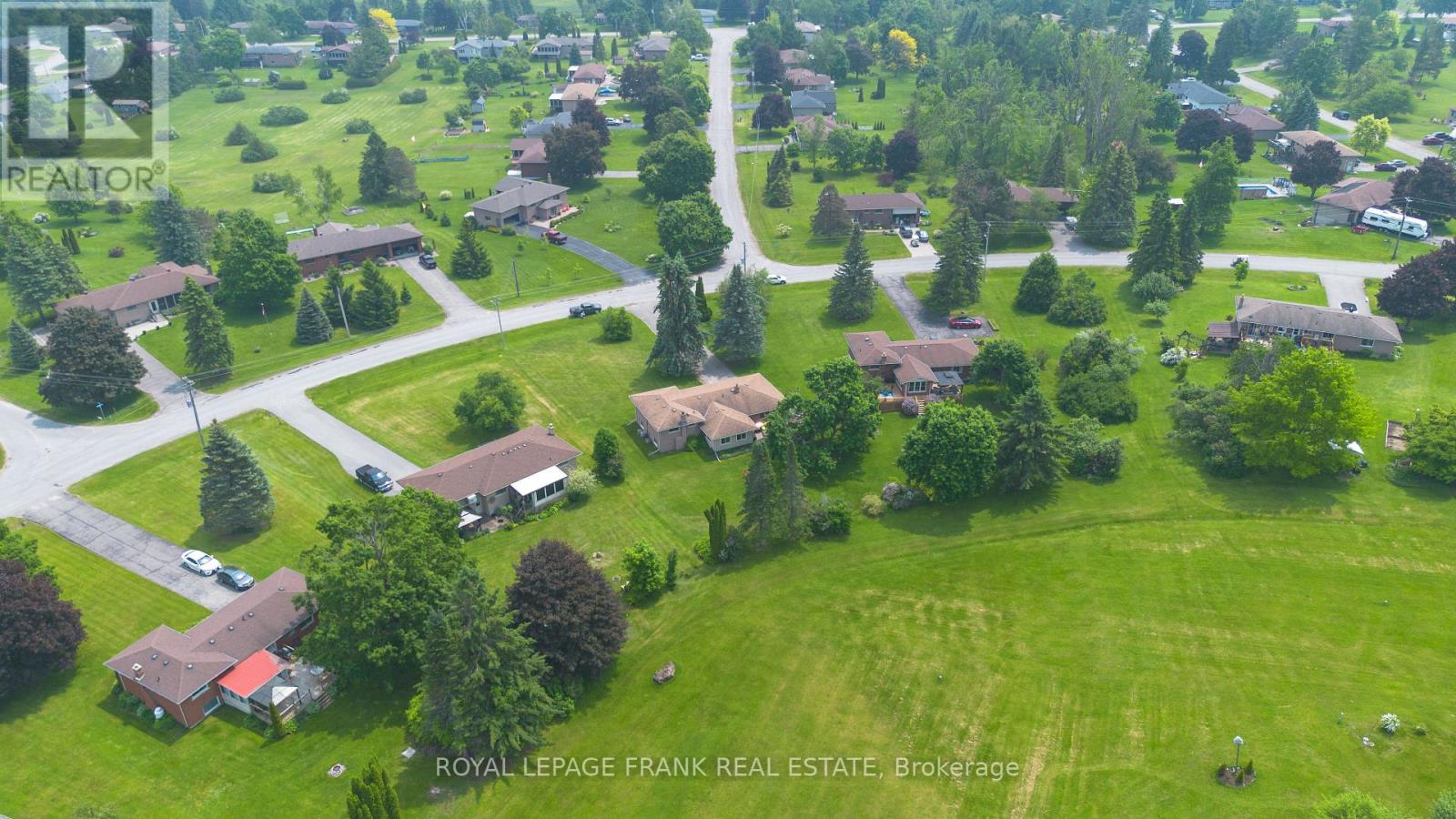 383 Old Surrey Lane, Kawartha Lakes, Ontario  K0M 1A0 - Photo 3 - X12207174