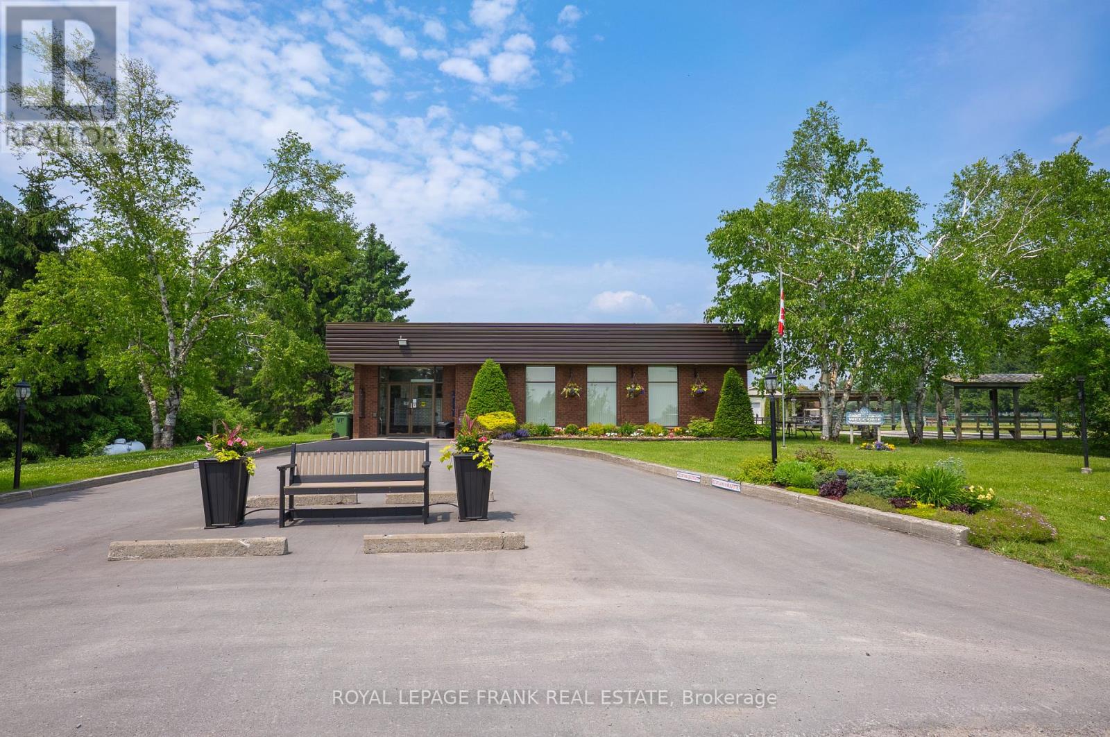383 Old Surrey Lane, Kawartha Lakes, Ontario  K0M 1A0 - Photo 37 - X12207174
