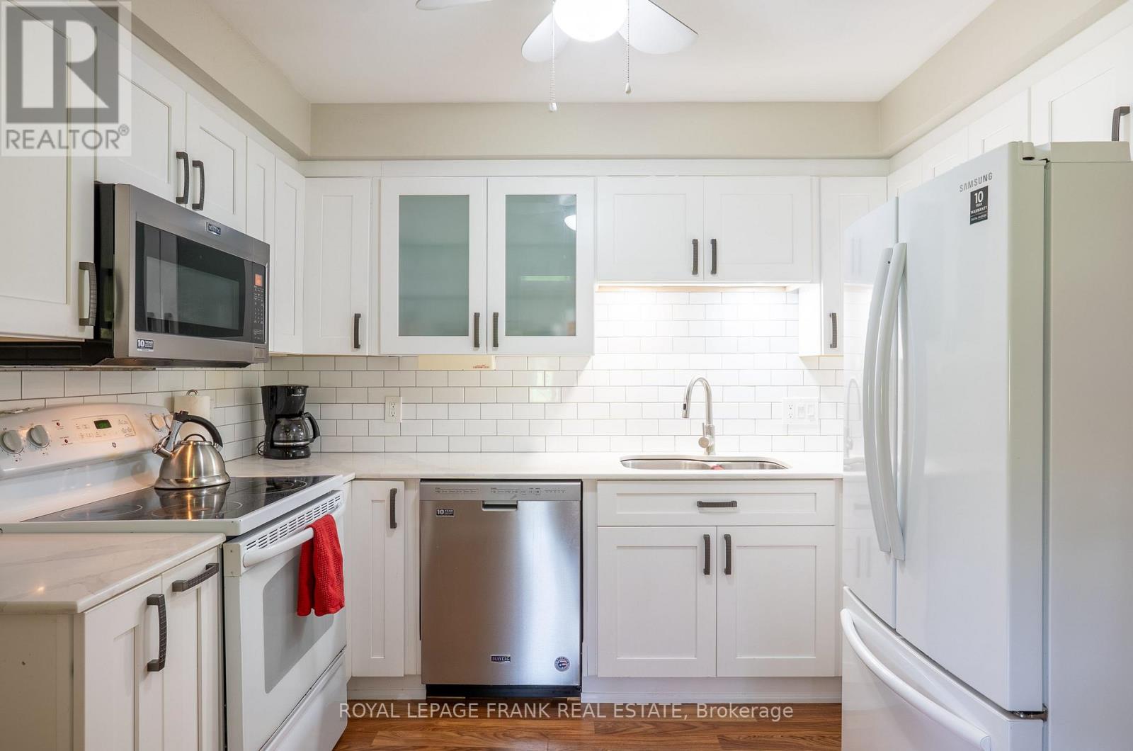 383 Old Surrey Lane, Kawartha Lakes, Ontario  K0M 1A0 - Photo 5 - X12207174