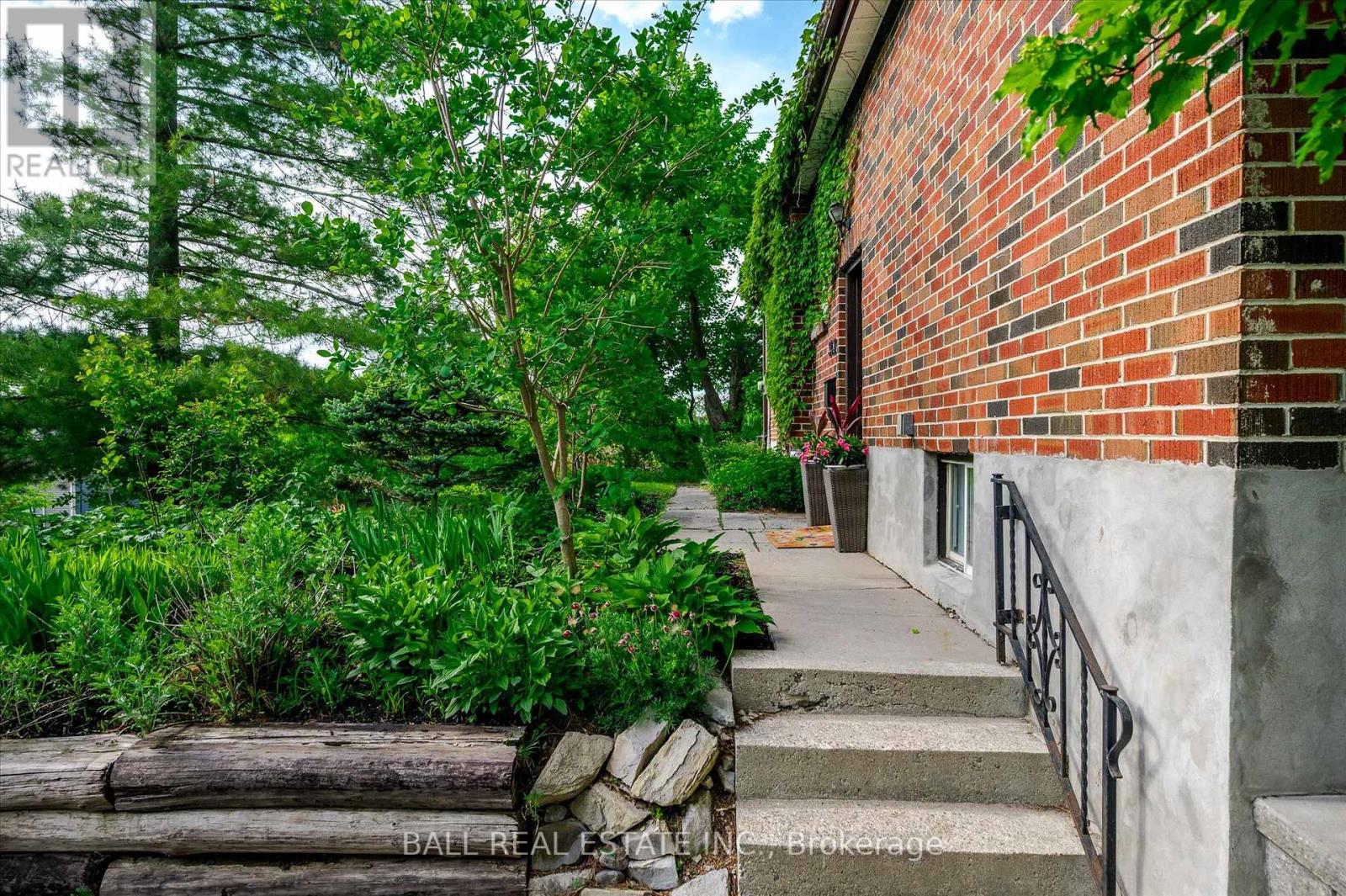 343 Euclid Avenue, Peterborough, Ontario  K9H 1M7 - Photo 5 - X12207206