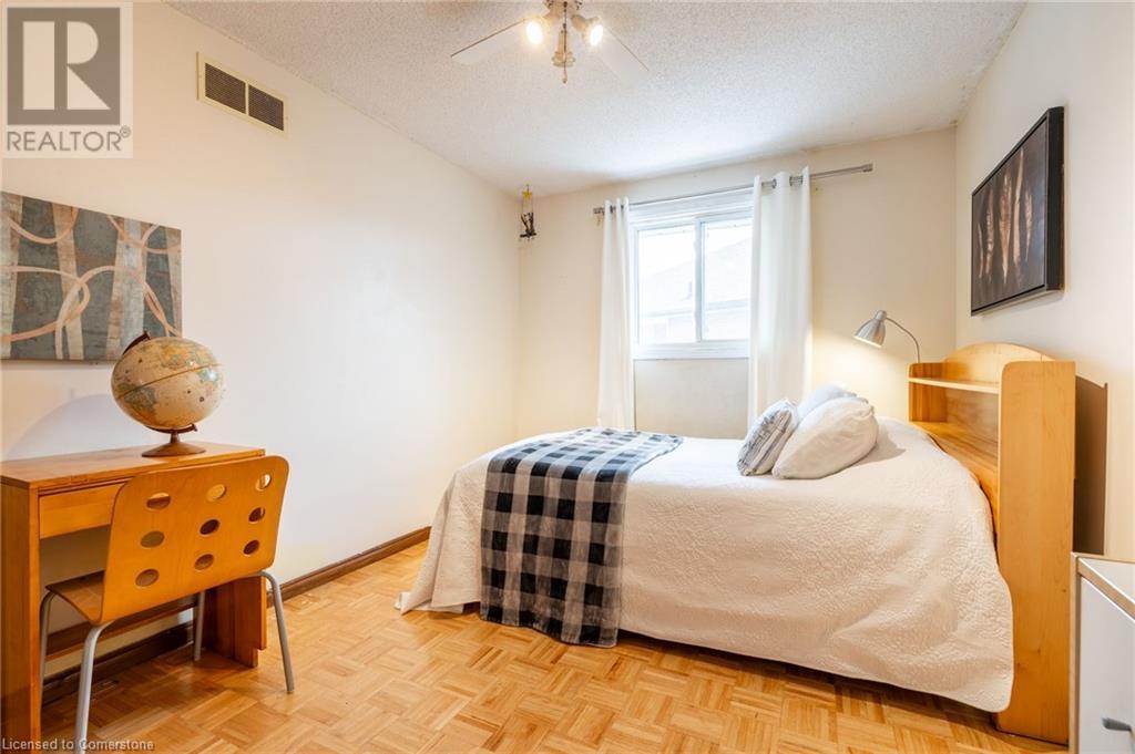 687 Penny Lane, Burlington, Ontario  L7T 4H9 - Photo 10 - 40703350