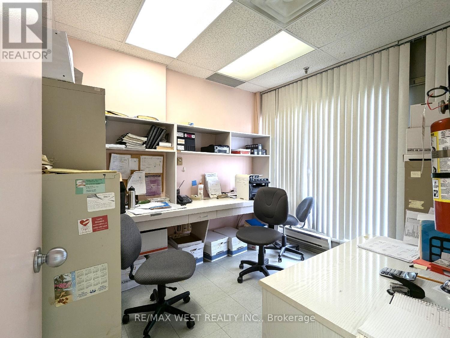 Unit 2 - 2468 Eglinton Avenue W, Toronto, Ontario  M6M 5E2 - Photo 6 - W12042153