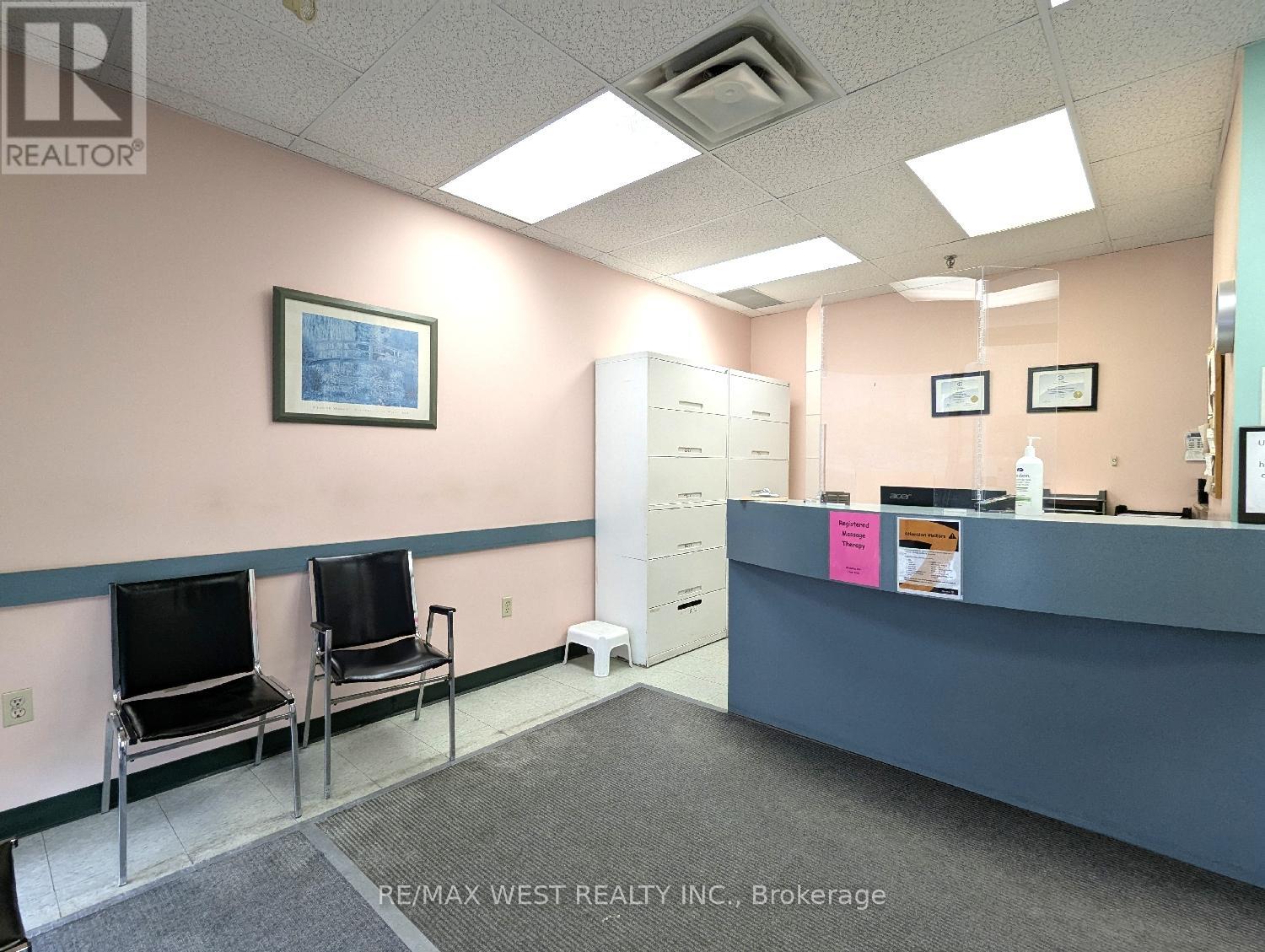 Unit 2 - 2468 Eglinton Avenue W, Toronto, Ontario  M6M 5E2 - Photo 4 - W12042153
