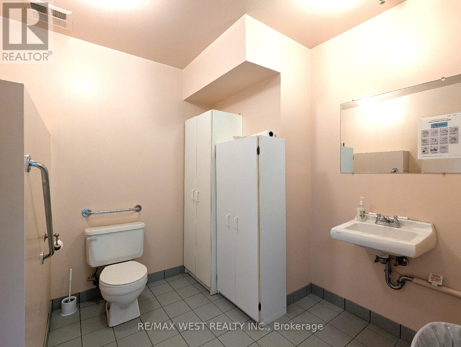 Unit 2 - 2468 Eglinton Avenue W, Toronto, Ontario  M6M 5E2 - Photo 14 - W12042153