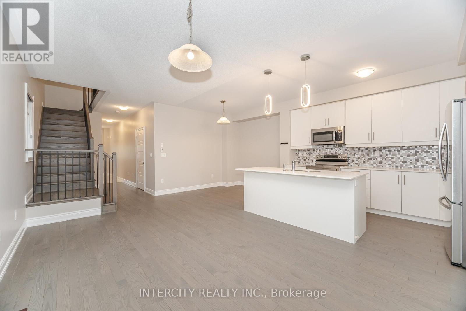 26 Fordham Road, Brampton, Ontario  L6Y 6J6 - Photo 6 - W12161789