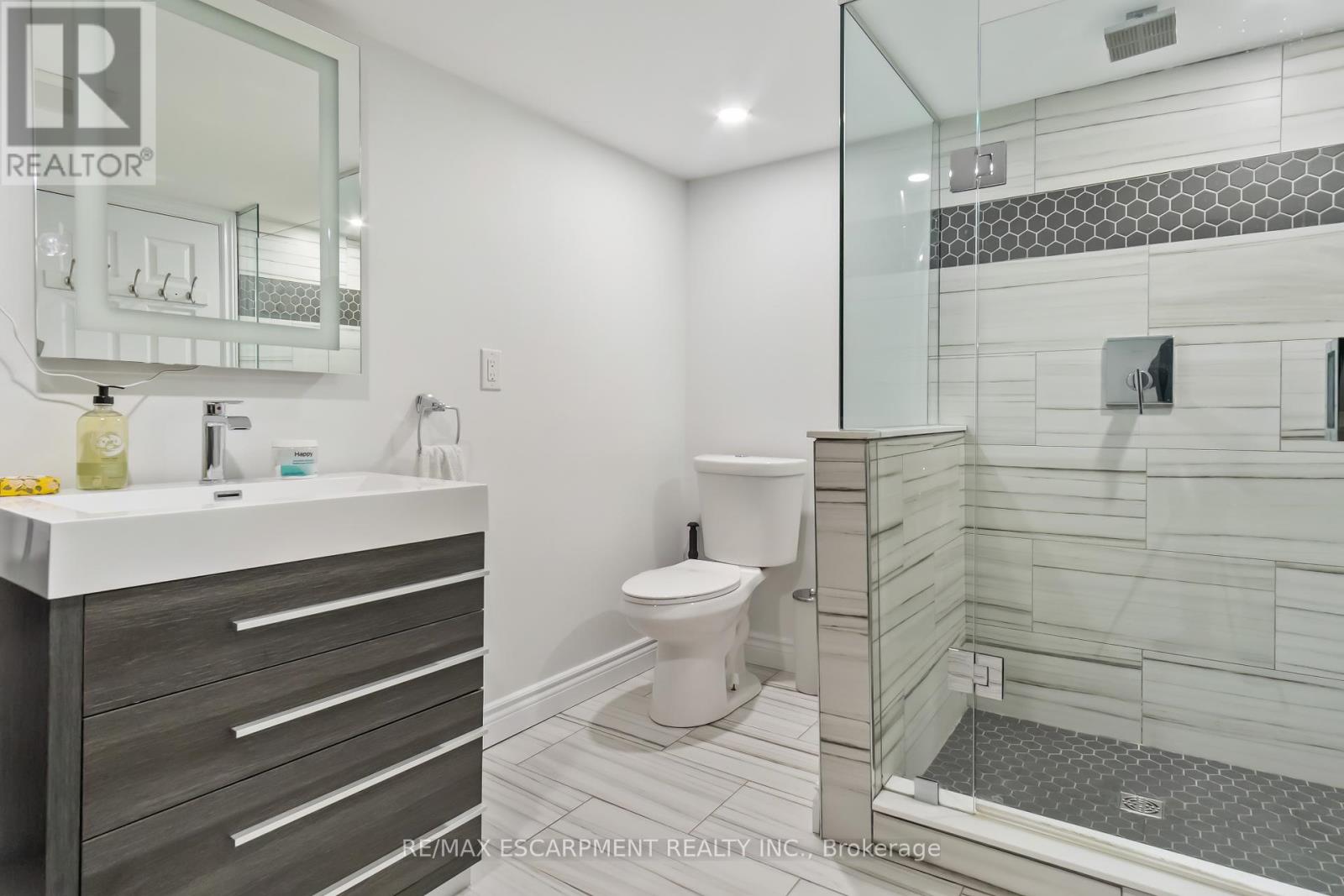 354 Bartos Drive, Oakville, Ontario  L6K 3E6 - Photo 20 - W12167372