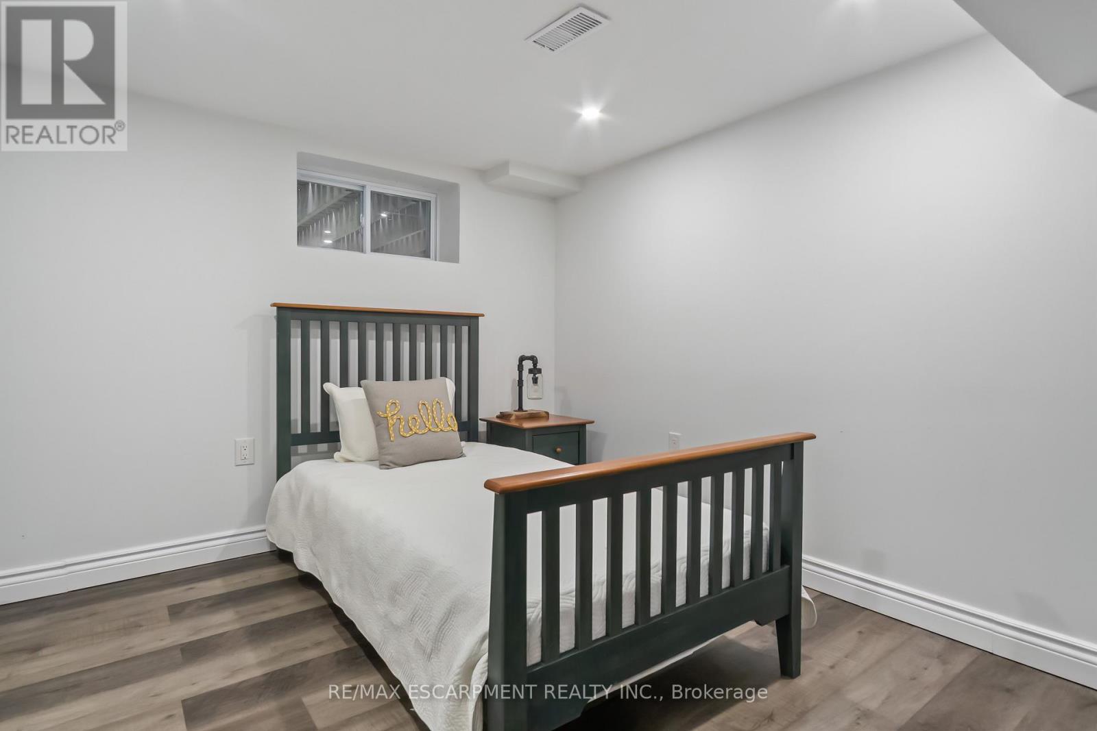 354 Bartos Drive, Oakville, Ontario  L6K 3E6 - Photo 21 - W12167372