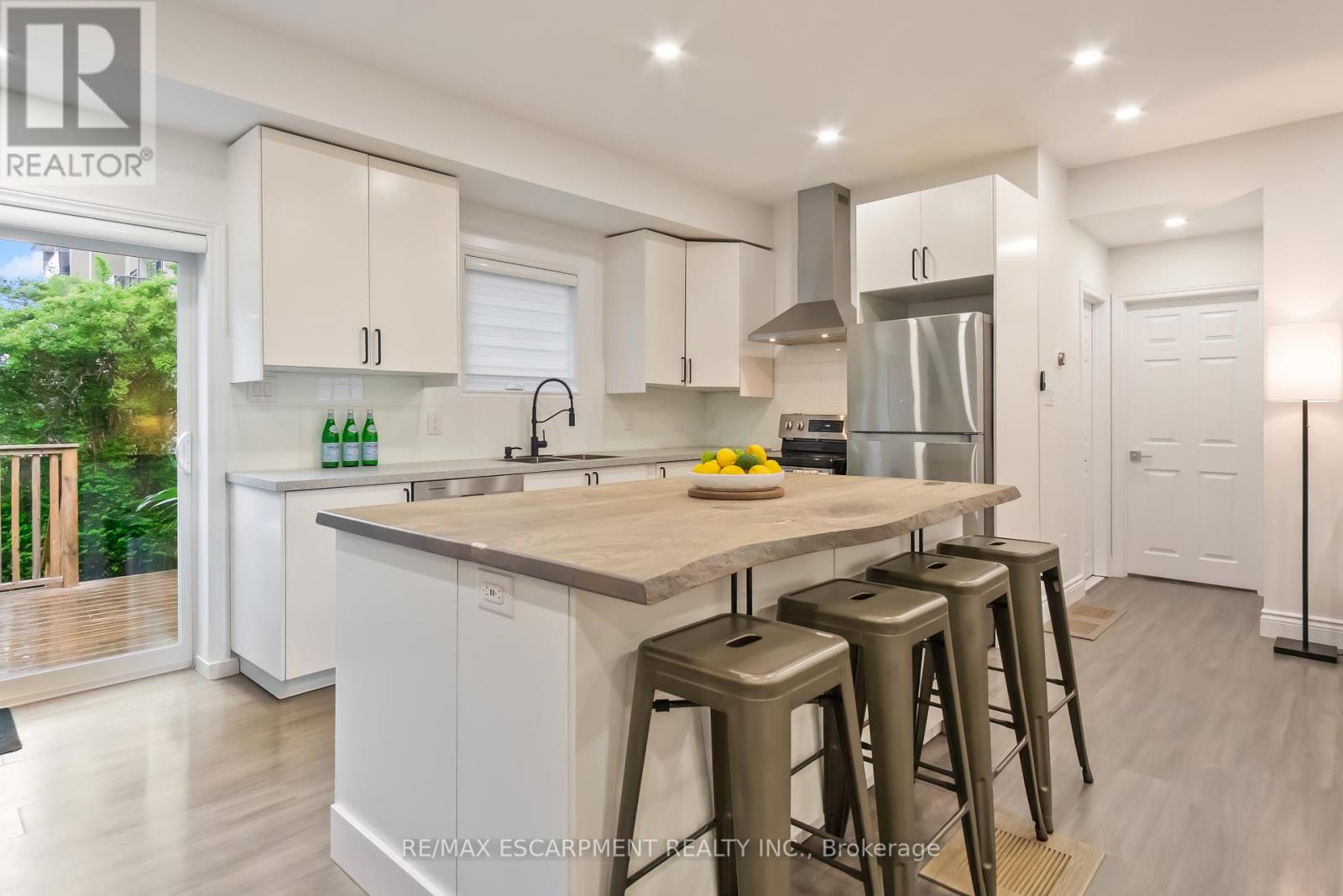 354 Bartos Drive, Oakville, Ontario  L6K 3E6 - Photo 9 - W12167372