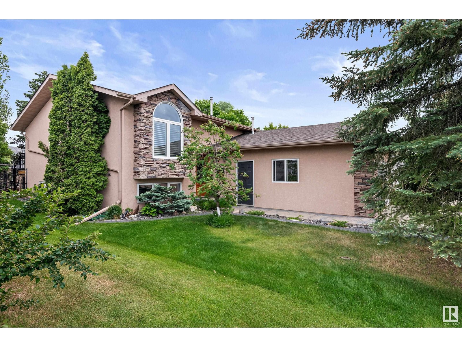 #4 Heritage Cr, Stony Plain, Alberta  T7Z 1A1 - Photo 2 - E4441316