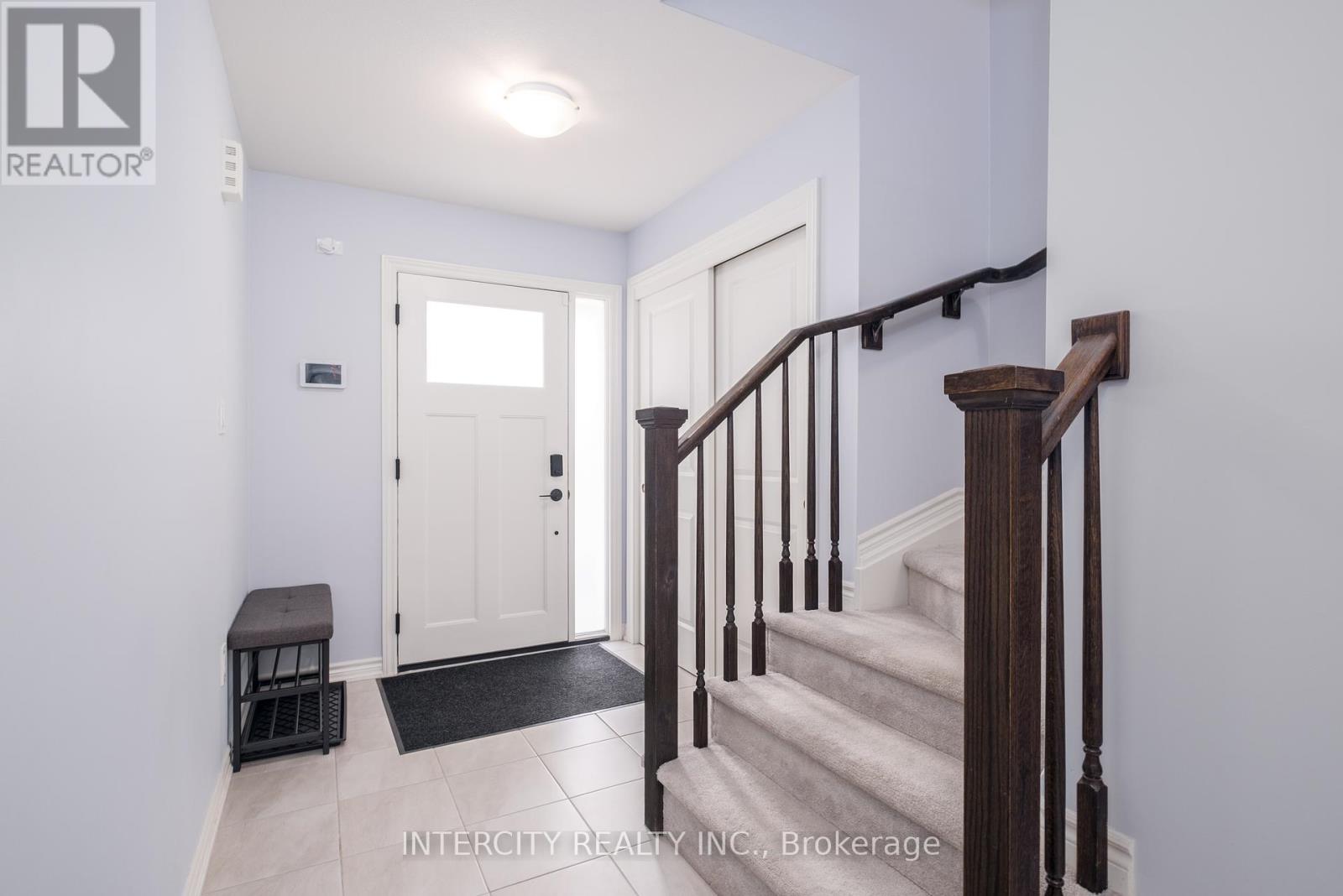 Property at 13 - 7945 OLDFIELD ROAD image 3