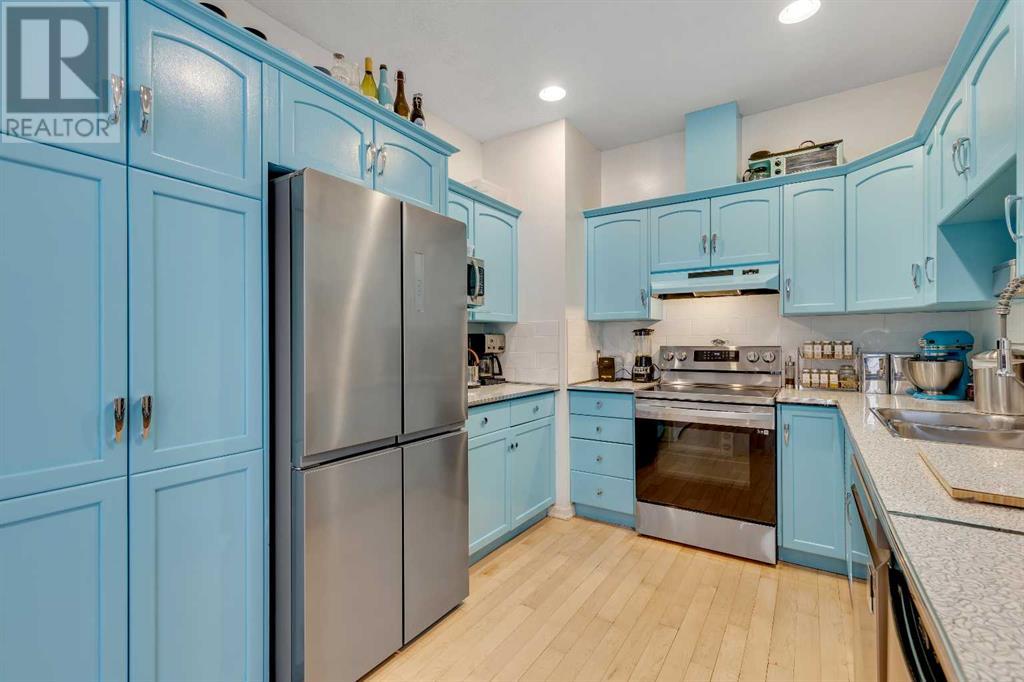 Property at 264 21 Avenue NE image 5