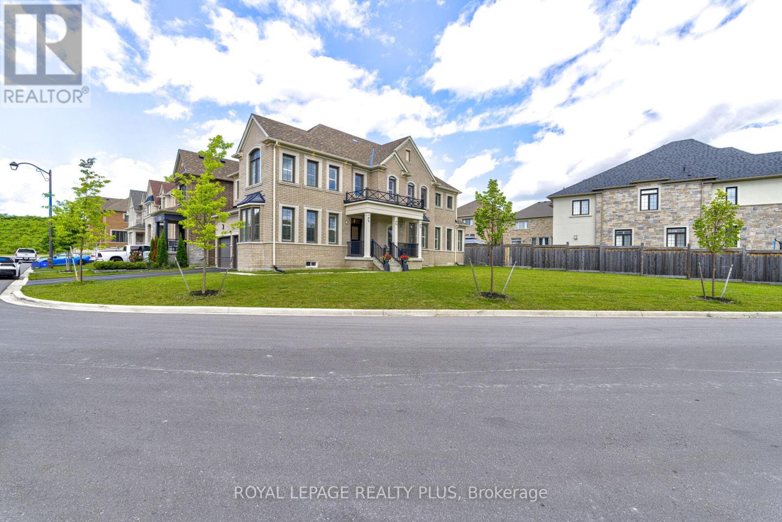 Cres - 67 Tesla Crescent, East Gwillimbury, Ontario  L9N 0T3 - Photo 2 - N12206965