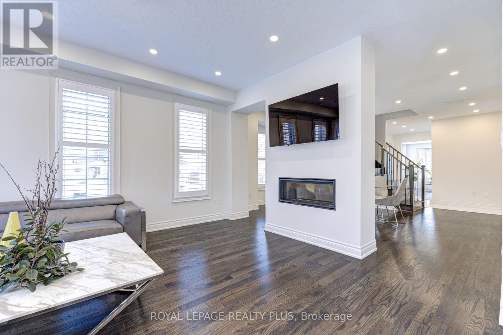 Cres - 67 Tesla Crescent, East Gwillimbury (Holland Landing), Ontario  L9N 0T3 - Photo 20 - N12206965